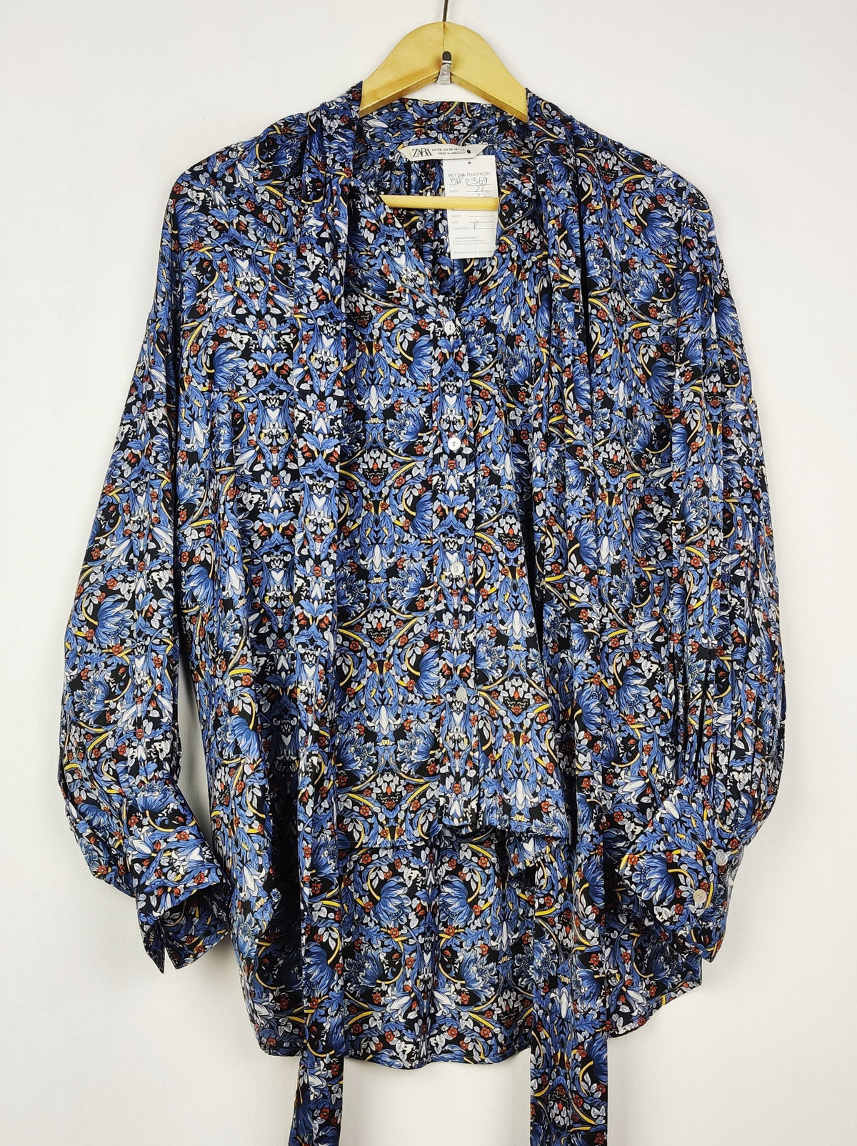 Buy online pre-used pre-loved 100% authentic & Original branded Zara (BDT-2369) available in Pakistan. Top international brands avilable.