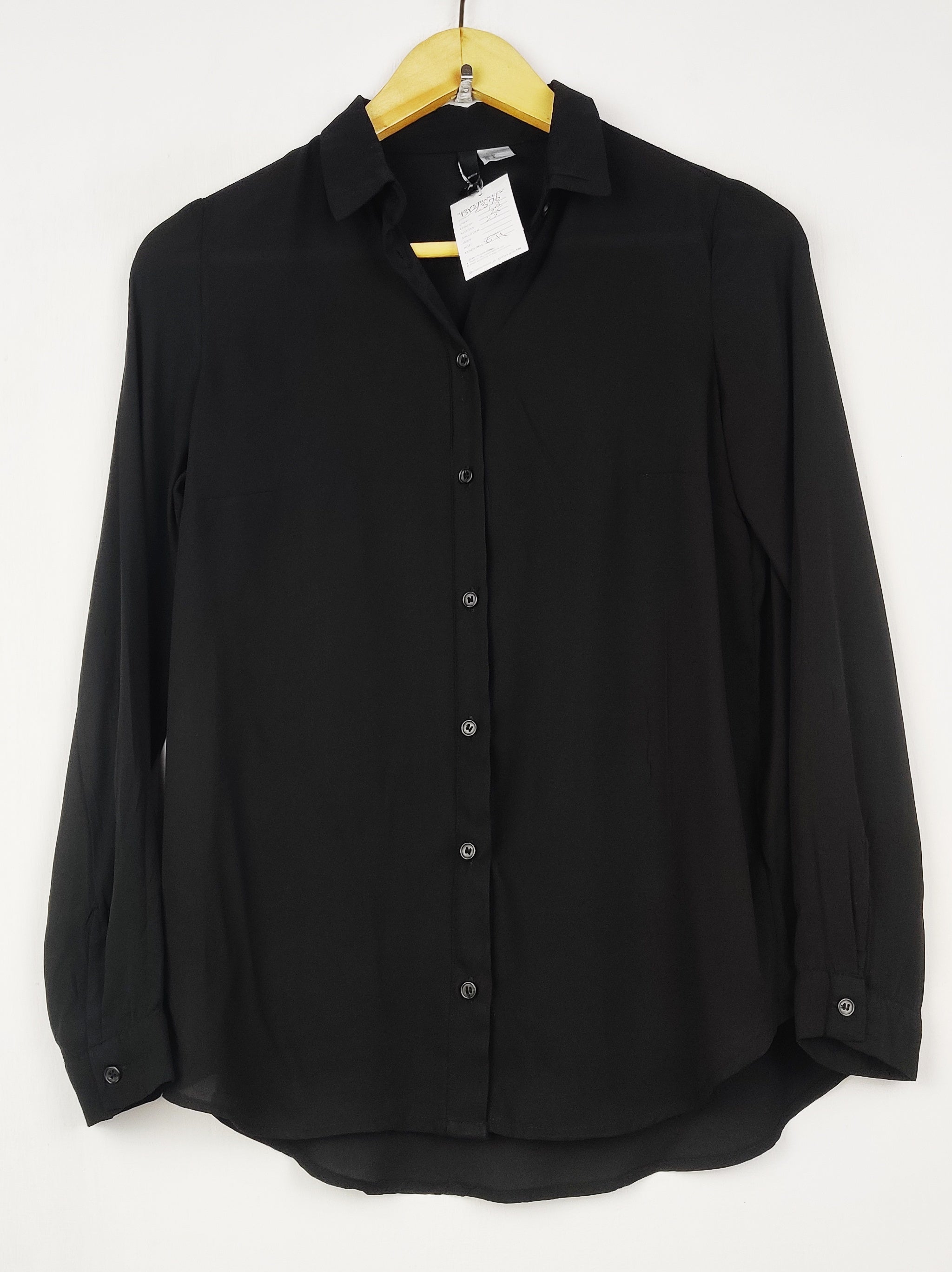 Buy online pre-used pre-loved 100% authentic & Original branded H&M (BDT-2376) available in Pakistan. Top international brands avilable.
