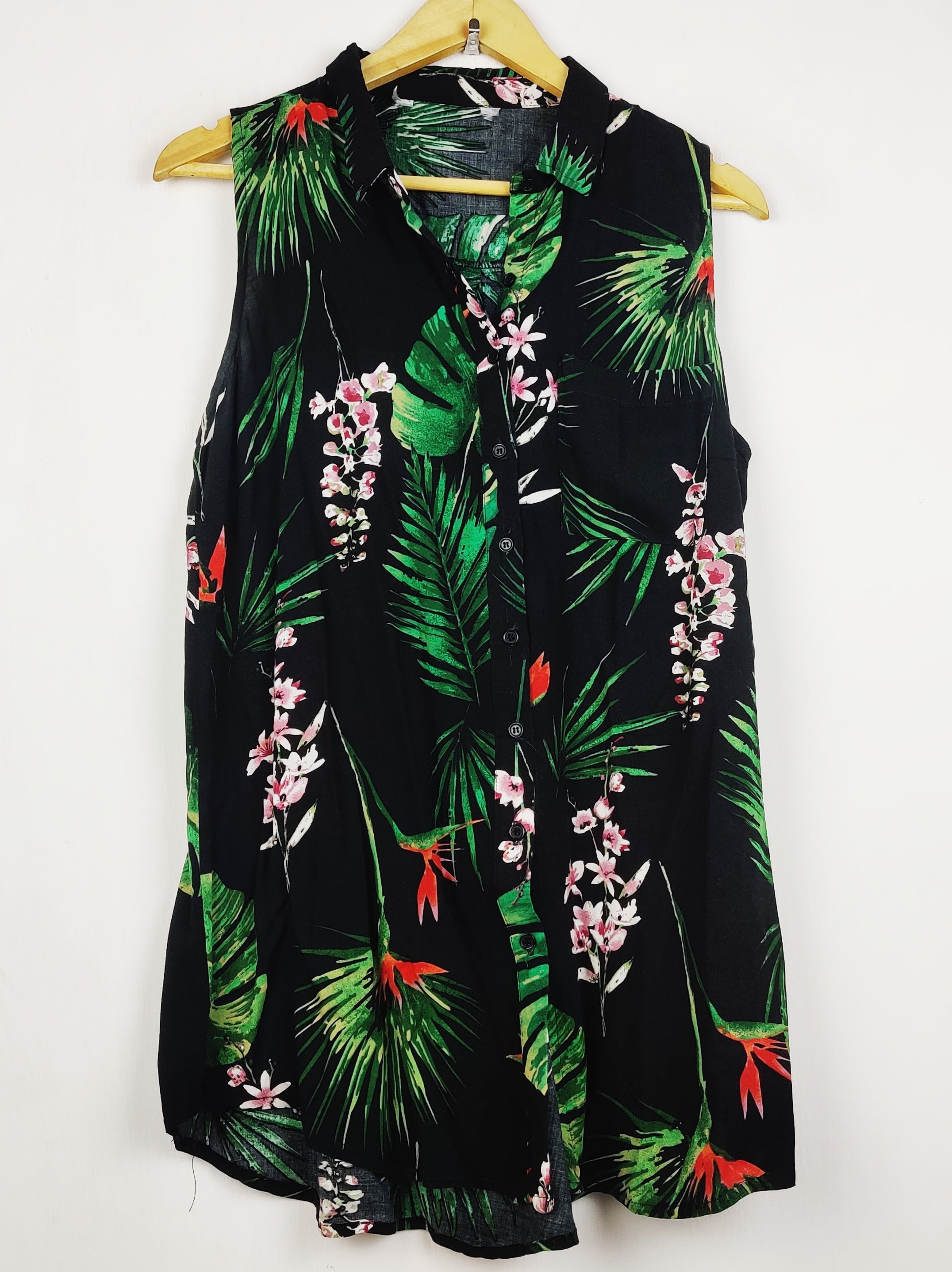 Buy online pre-used pre-loved 100% authentic & Original branded Unknown Brand (BDT-2399) available in Pakistan. Top international brands avilable.