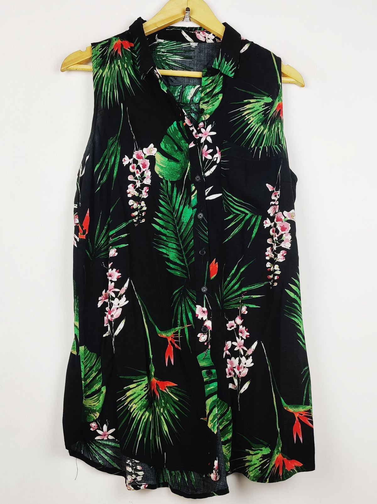 Buy online pre-used pre-loved 100% authentic & Original branded Unknown Brand (BDT-2399) available in Pakistan. Top international brands avilable.