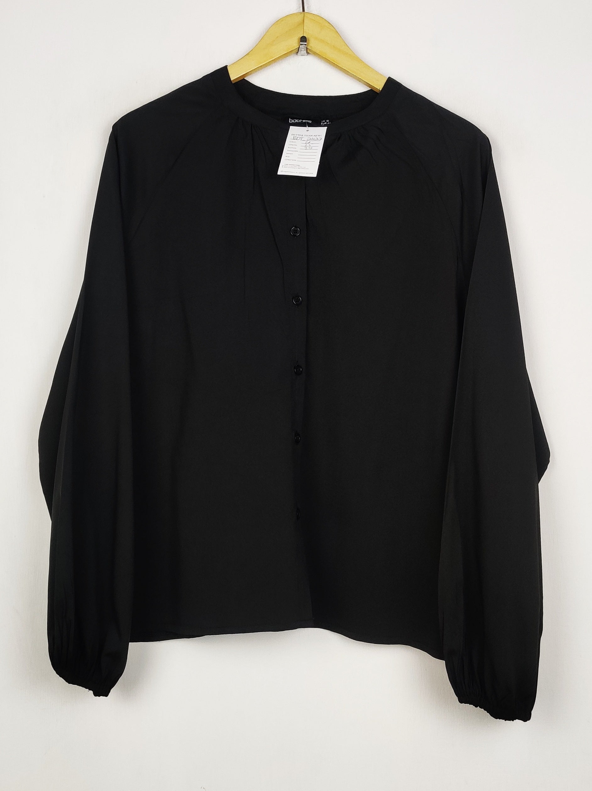 Buy online pre-used pre-loved 100% authentic & Original branded Boohoo (BDT-2427) available in Pakistan. Top international brands avilable.