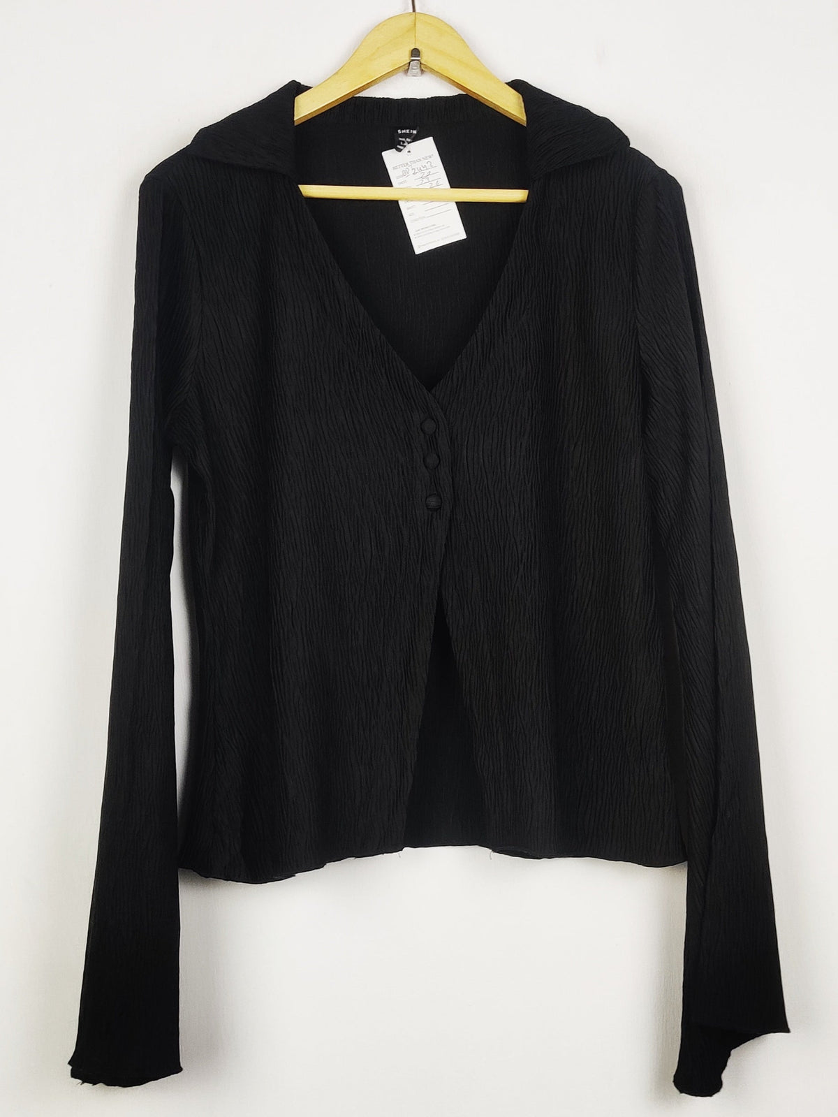 Buy online pre-used pre-loved 100% authentic & Original branded Shein (BDT-2442) available in Pakistan. Top international brands avilable.