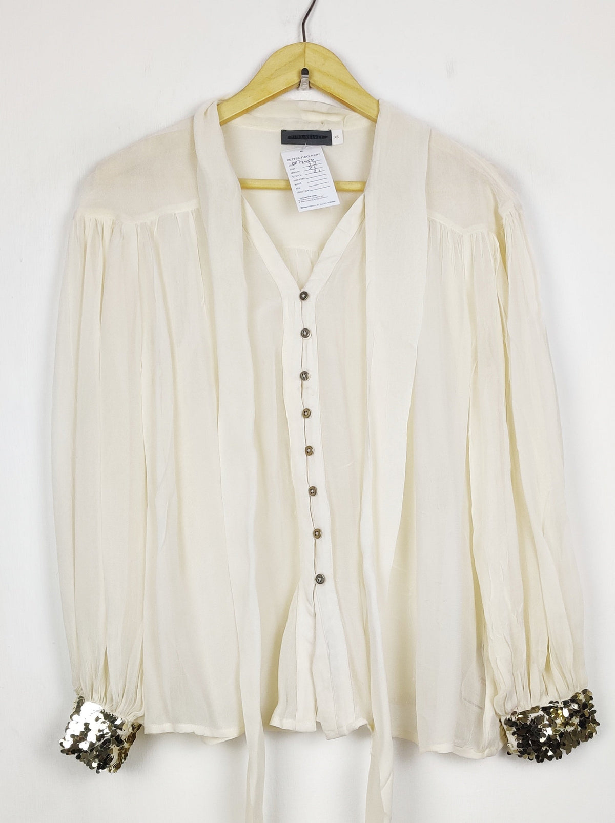 Buy online pre-used pre-loved 100% authentic & Original branded Mint Velvet (BDT-2450) available in Pakistan. Top international brands avilable.