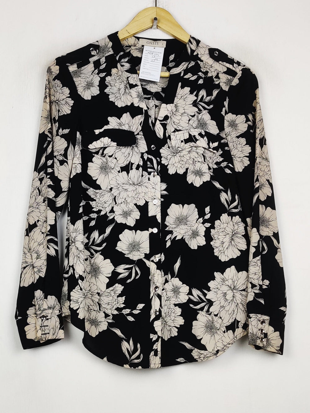 Buy online pre-used pre-loved 100% authentic & Original branded Oasis (BDT-2494) available in Pakistan. Top international brands avilable.
