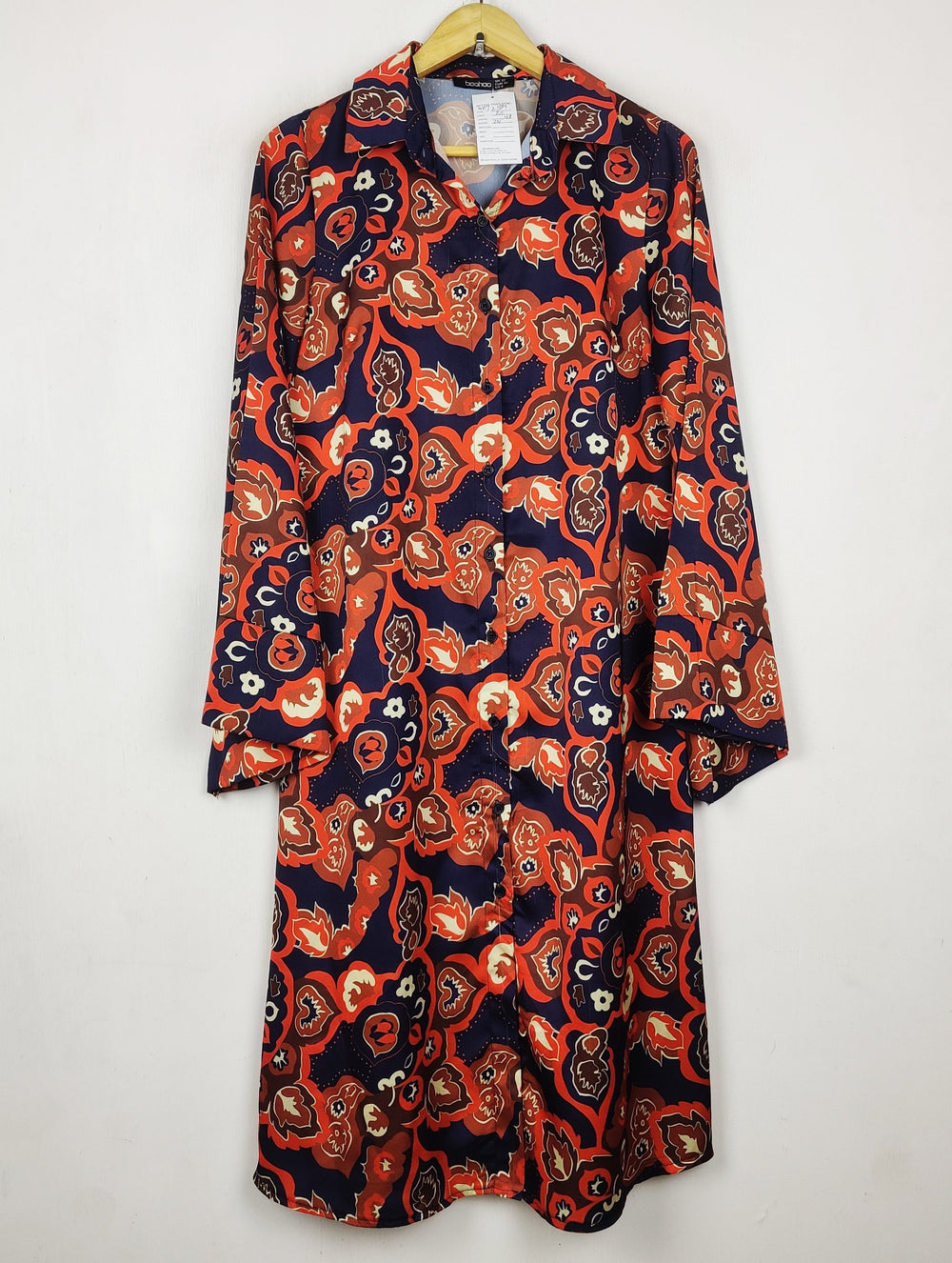 Buy online pre-used pre-loved 100% authentic & Original branded Boohoo (BDT-2534) available in Pakistan. Top international brands avilable.