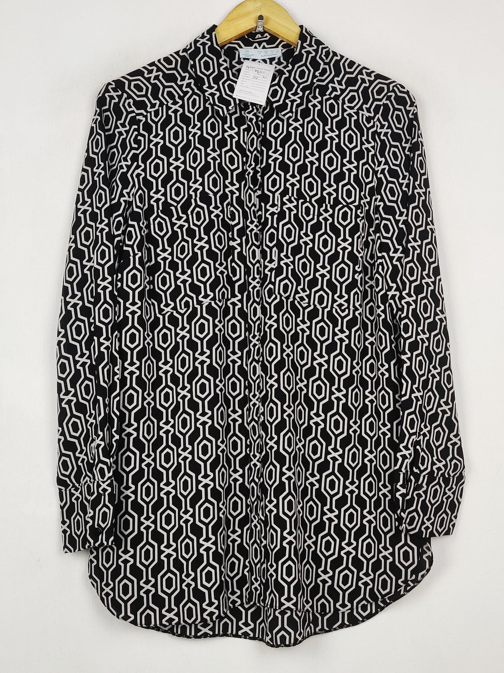 Buy online pre-used pre-loved 100% authentic & Original branded Primark (BDT-2540) available in Pakistan. Top international brands avilable.