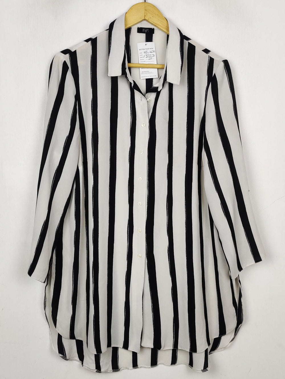 Buy online pre-used pre-loved 100% authentic & Original branded F&F (BDT-2596) available in Pakistan. Top international brands avilable.