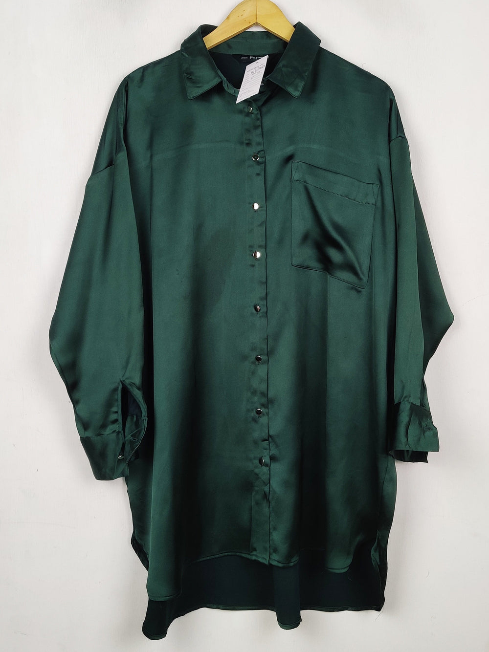 Buy online pre-used pre-loved 100% authentic & Original branded F&F (BDT-2663) available in Pakistan. Top international brands avilable.