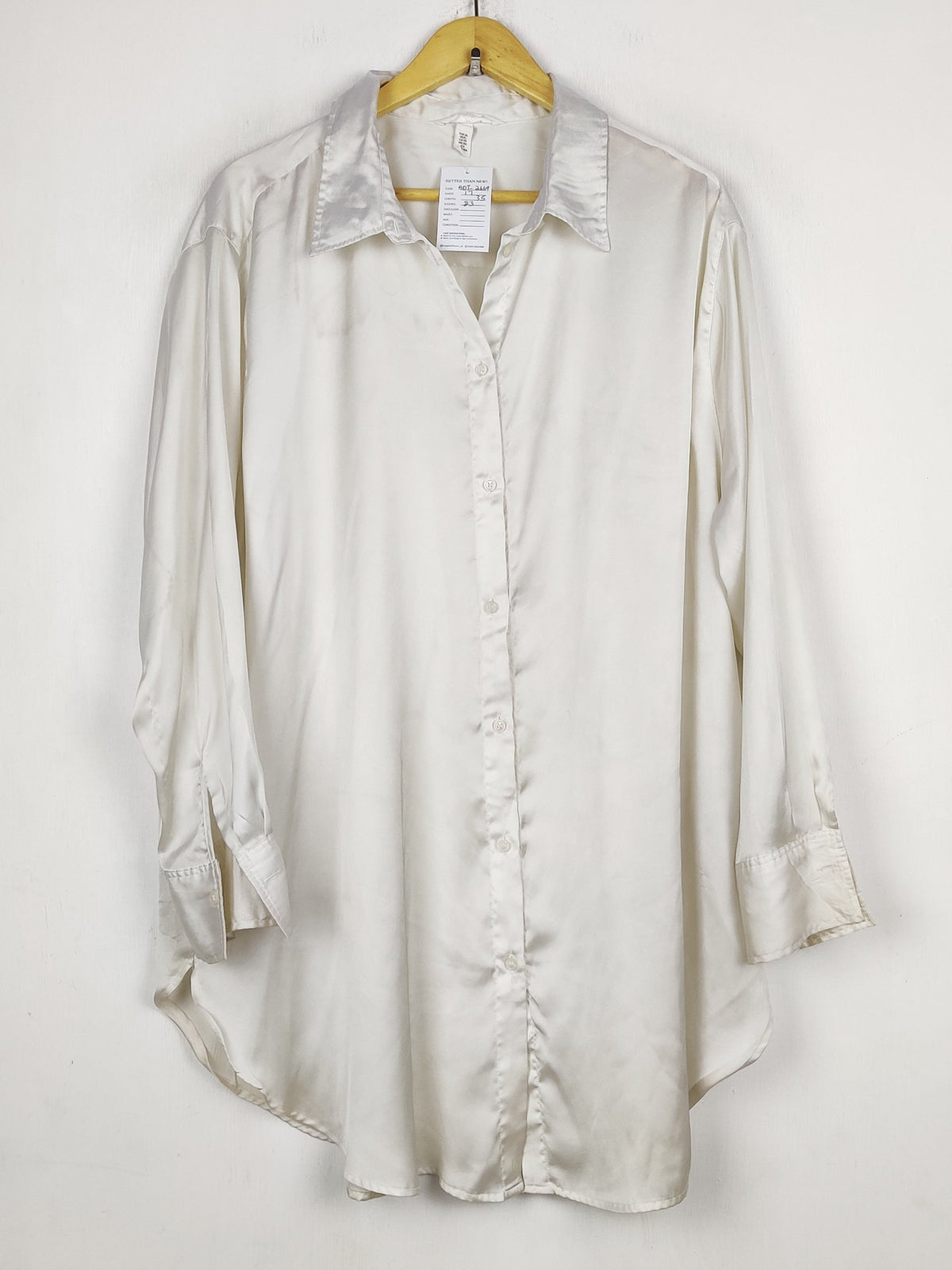 Buy online pre-used pre-loved 100% authentic & Original branded H&M (BDT-2669) available in Pakistan. Top international brands avilable.
