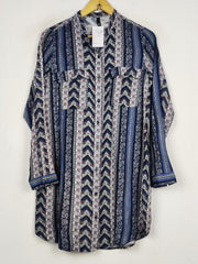 Buy online pre-used pre-loved 100% authentic & Original branded H&M (BDT-2688) available in Pakistan. Top international brands avilable.