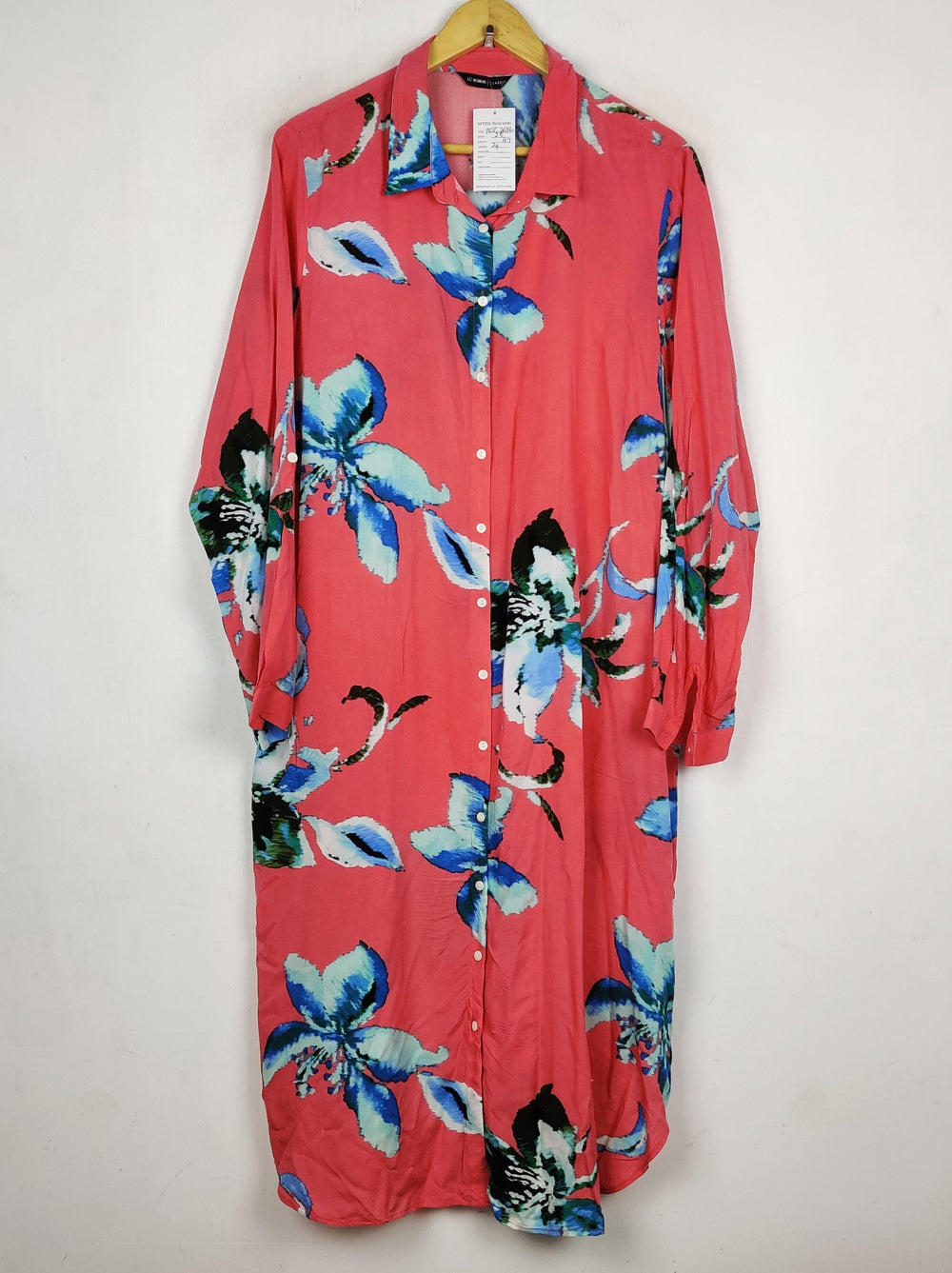Buy online pre-used pre-loved 100% authentic & Original branded Lc Waikiki (BDT-2696) available in Pakistan. Top international brands avilable.