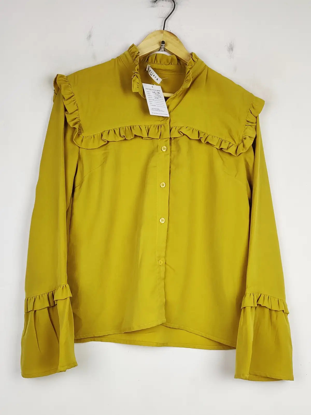 Buy online pre-used pre-loved 100% authentic & Original branded By Clara (BDT-494) available in Pakistan. Top international brands avilable.