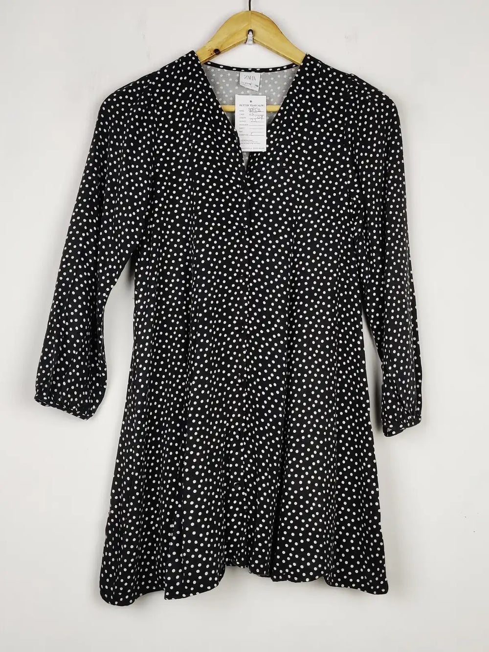 Buy online pre-used pre-loved 100% authentic & Original branded Zara (BDT-533) available in Pakistan. Top international brands avilable.