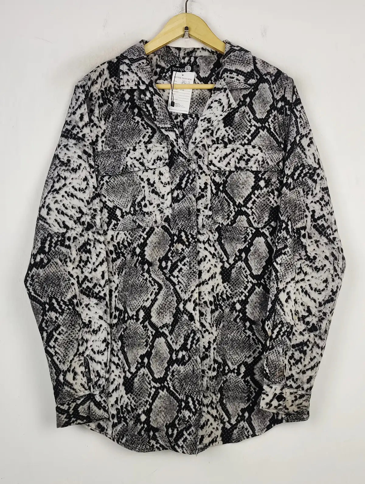 Buy online pre-used pre-loved 100% authentic & Original branded Boohoo (BDT-71) available in Pakistan. Top international brands avilable.