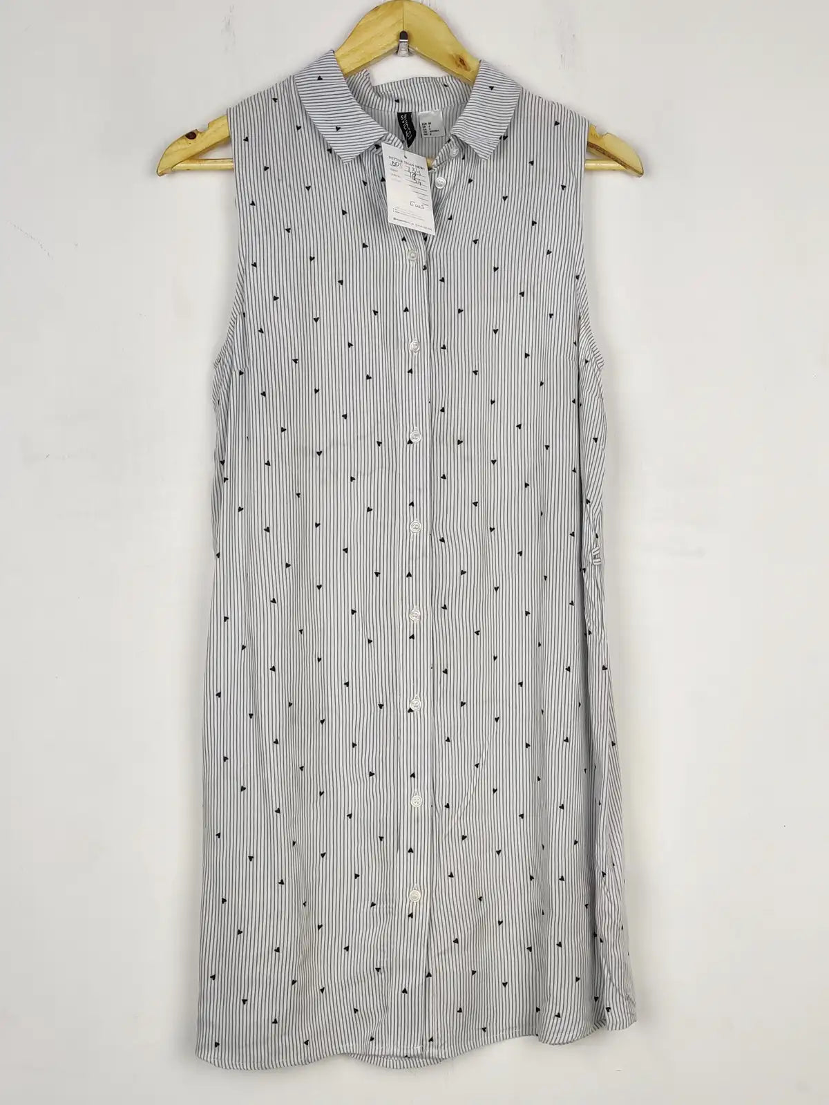 Buy online pre-used pre-loved 100% authentic & Original branded Divided (BDT-734) available in Pakistan. Top international brands avilable.