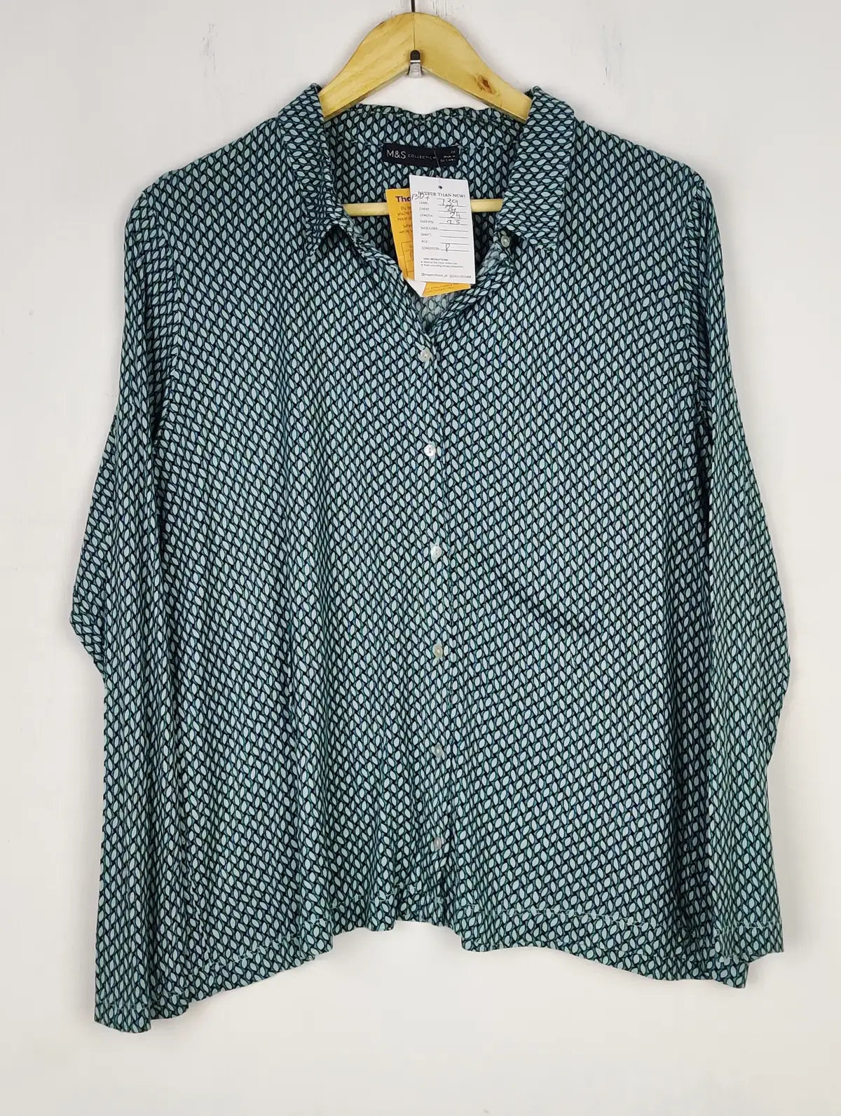 Buy online pre-used pre-loved 100% authentic & Original branded Mark & Spencer (BDT-739) available in Pakistan. Top international brands avilable.