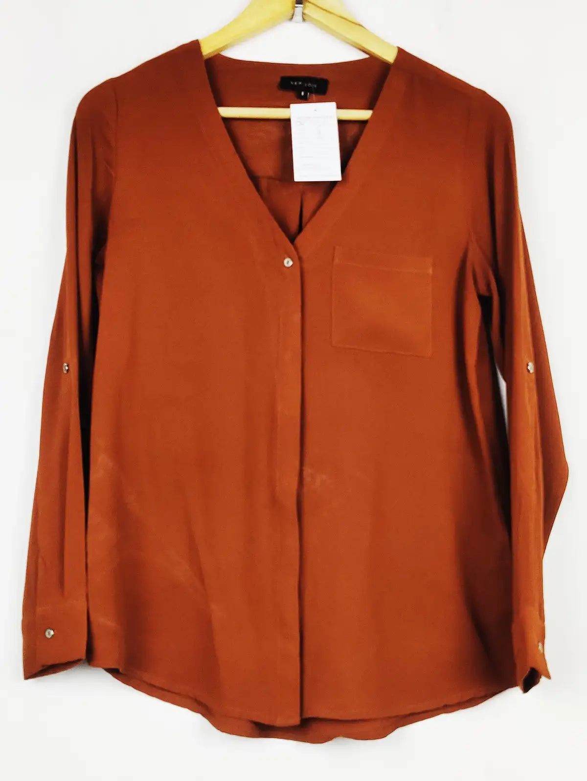Buy online pre-used pre-loved 100% authentic & Original branded New Look (BDT-777) available in Pakistan. Top international brands avilable.