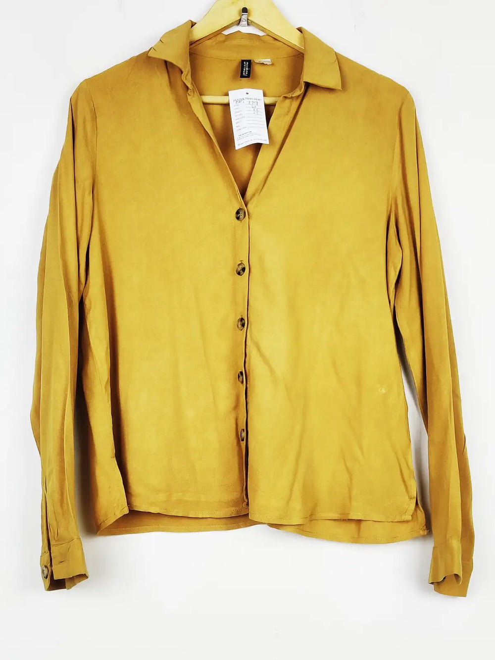 Buy online pre-used pre-loved 100% authentic & Original branded H&M (BDT-779) available in Pakistan. Top international brands avilable.