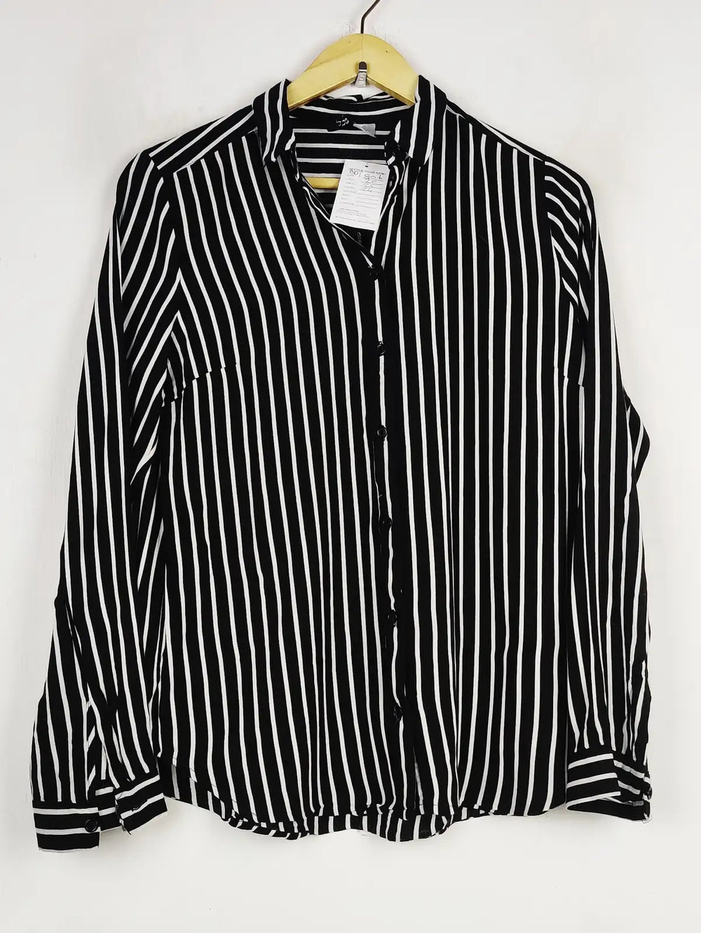 Buy online pre-used pre-loved 100% authentic & Original branded H&M (BDT-806) available in Pakistan. Top international brands avilable.