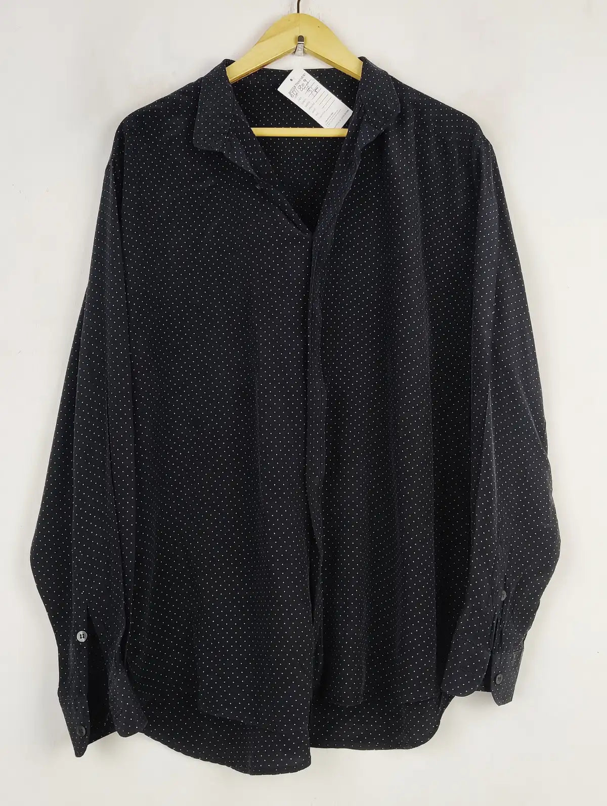 Buy online pre-used pre-loved 100% authentic & Original branded Unknown Brand (BDT-809) available in Pakistan. Top international brands avilable.