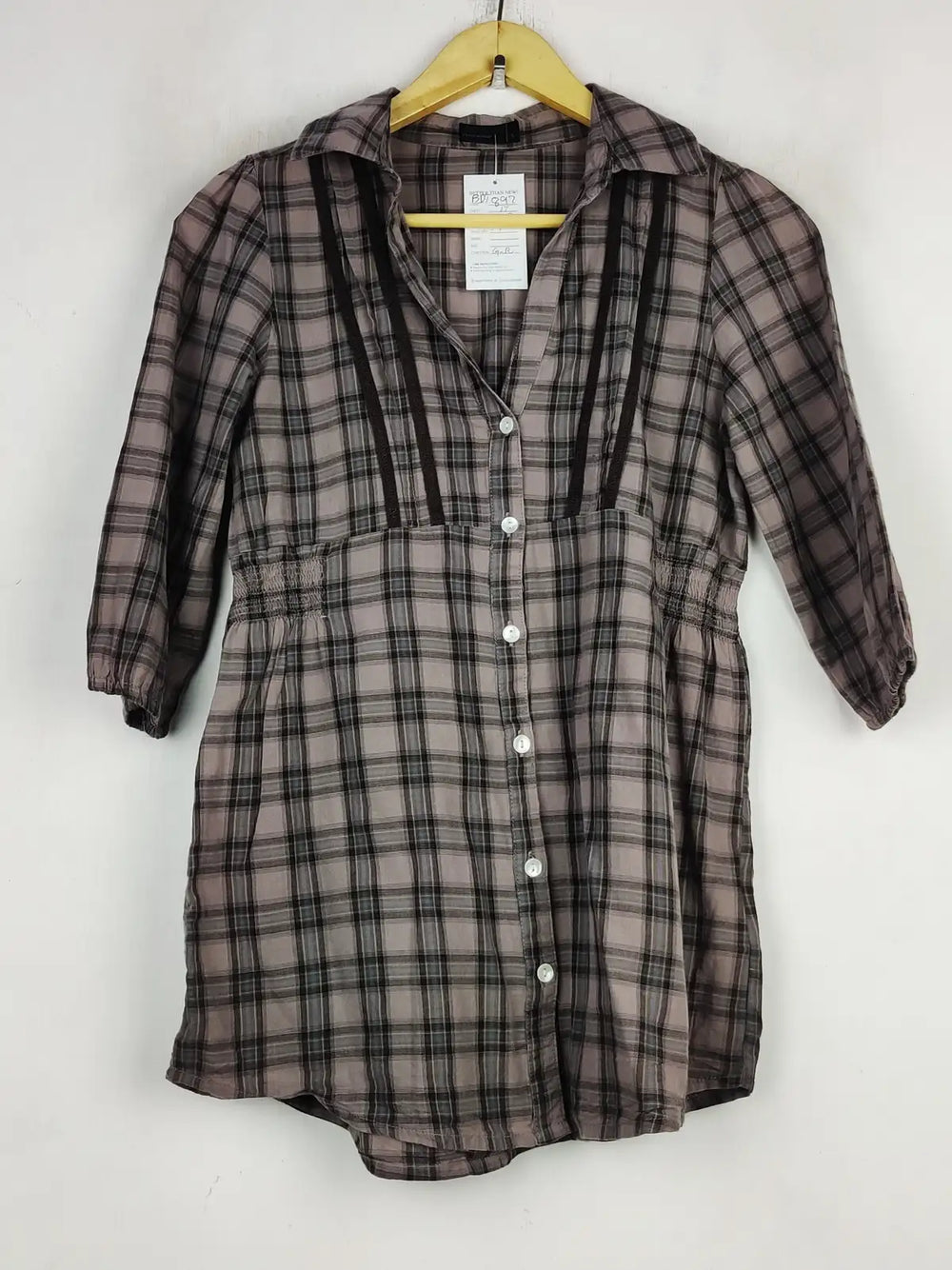 Buy online pre-used pre-loved 100% authentic & Original branded Vero Moda (BDT-892) available in Pakistan. Top international brands avilable.