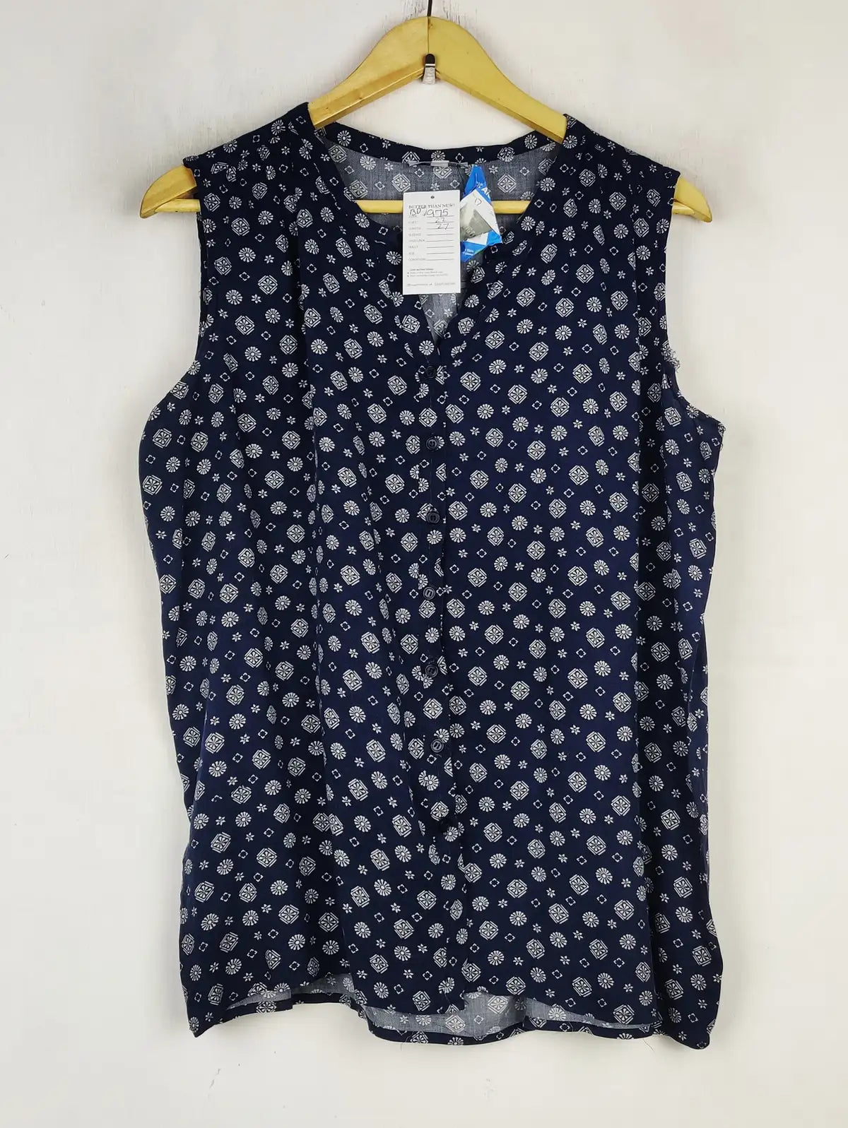 Buy online pre-used pre-loved 100% authentic & Original branded Target Collection (BDT-975) available in Pakistan. Top international brands avilable.