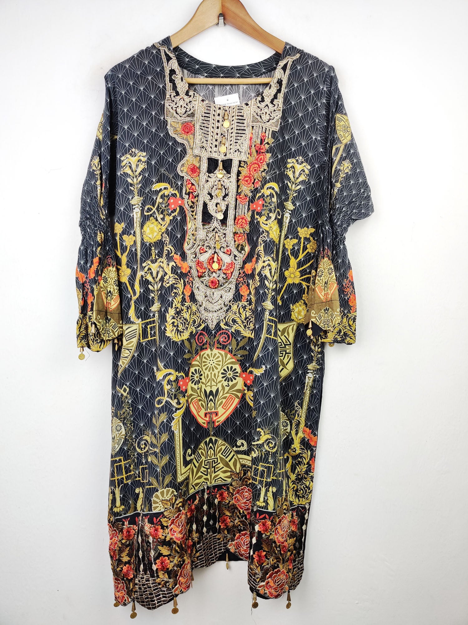Buy online pre-used pre-loved 100% authentic & Original branded Unknown Brand (BK-1001) available in Pakistan. Top international brands avilable.