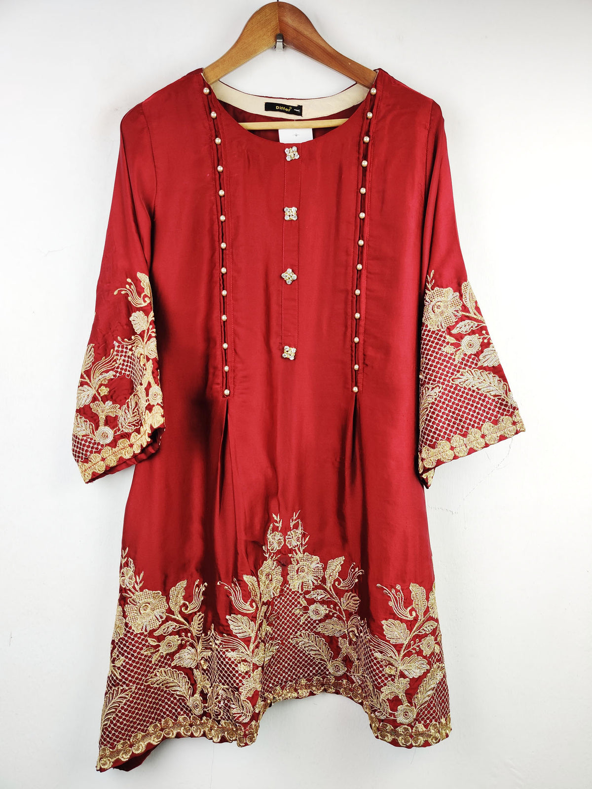 Buy online pre-used pre-loved 100% authentic & Original branded Differ (BK-1197) available in Pakistan. Top international brands avilable.