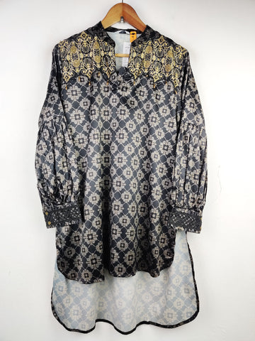 Buy online pre-used pre-loved 100% authentic & Original branded Twelve (BK-1198) available in Pakistan. Top international brands avilable.