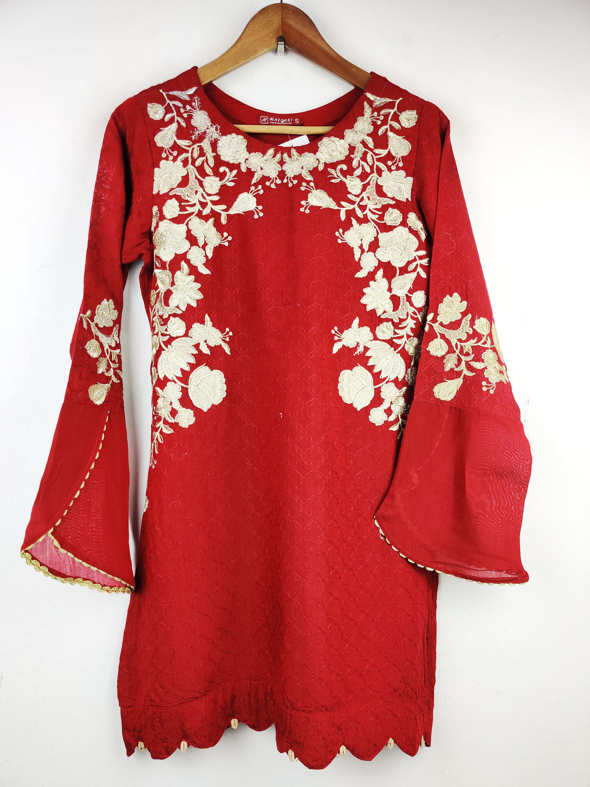 Buy online pre-used pre-loved 100% authentic & Original branded Masoori (BK-1209) available in Pakistan. Top international brands avilable.