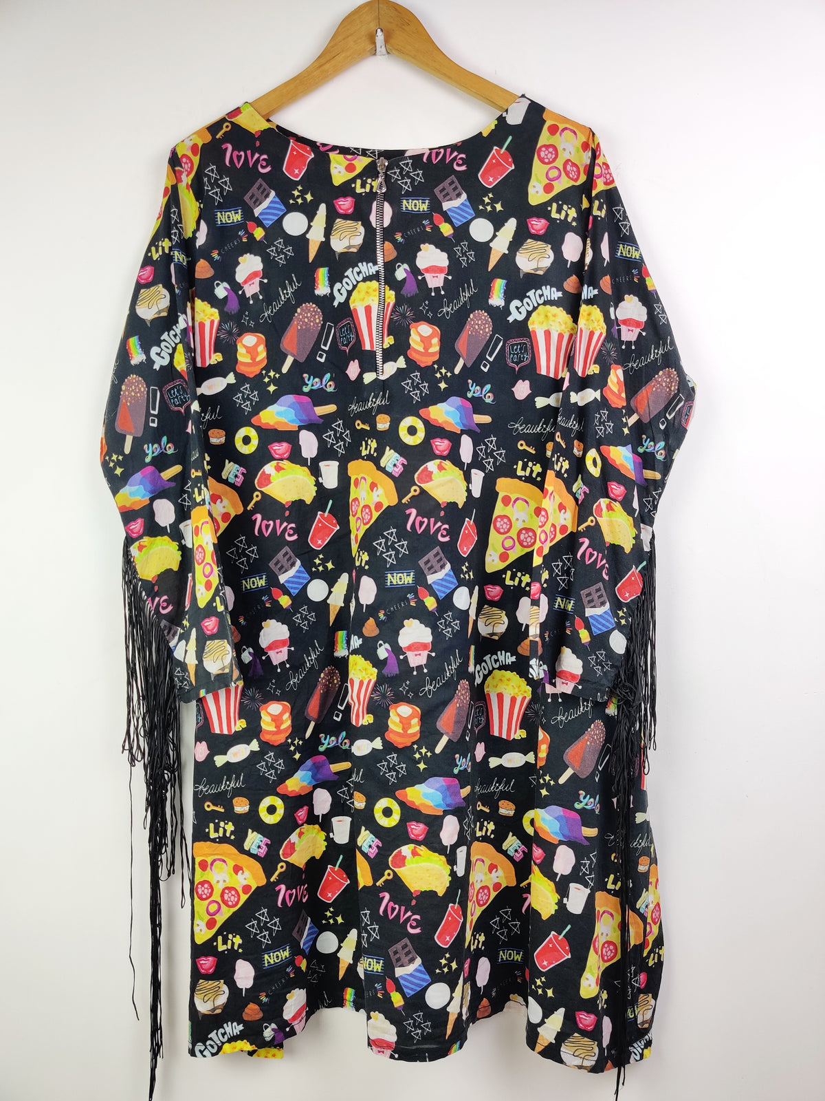 Buy online pre-used pre-loved 100% authentic & Original branded Arora (BK-1262) available in Pakistan. Top international brands avilable.
