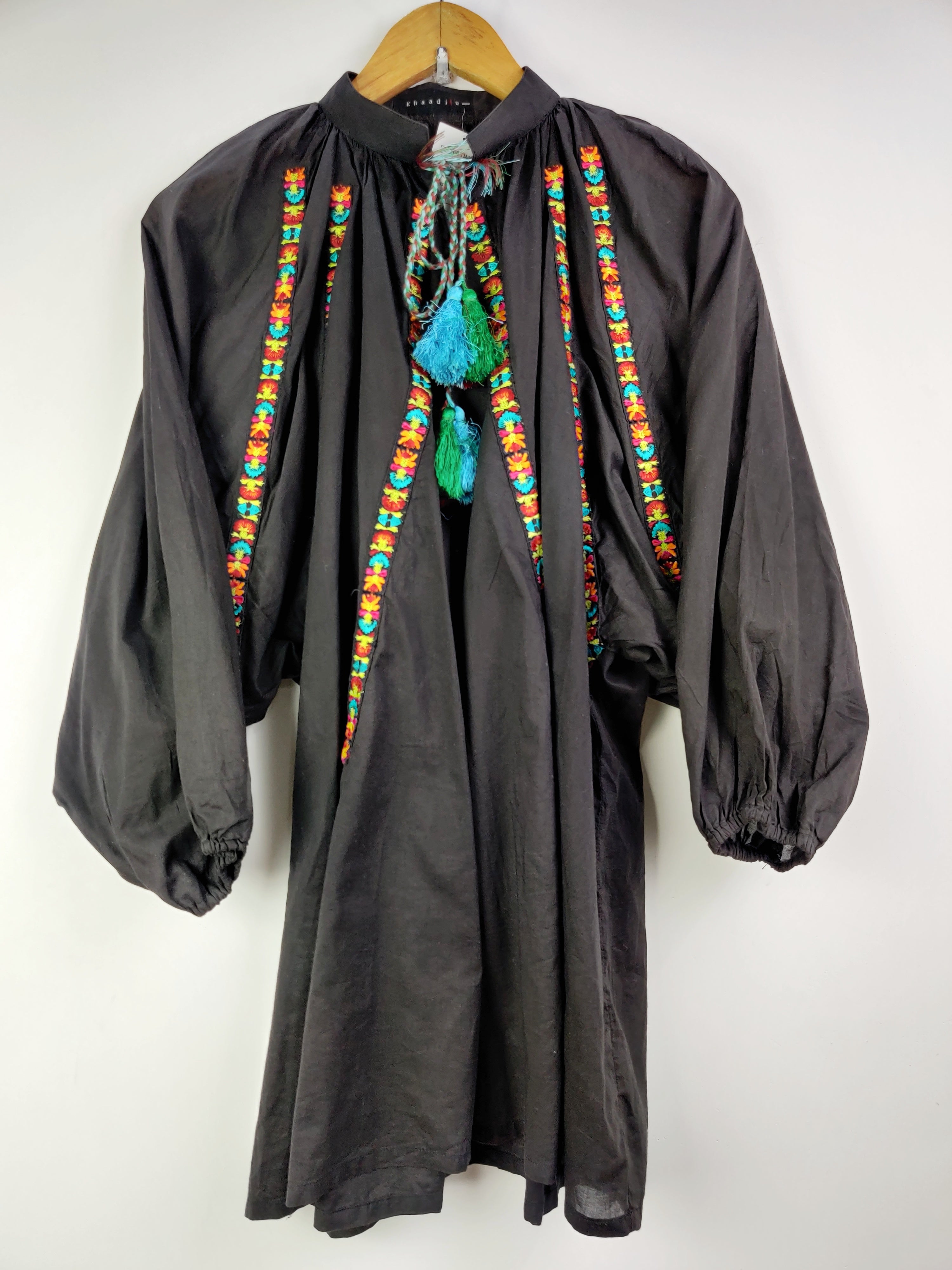 Buy online pre-used pre-loved 100% authentic & Original branded Khaadi (BK-1280) available in Pakistan. Top international brands avilable.