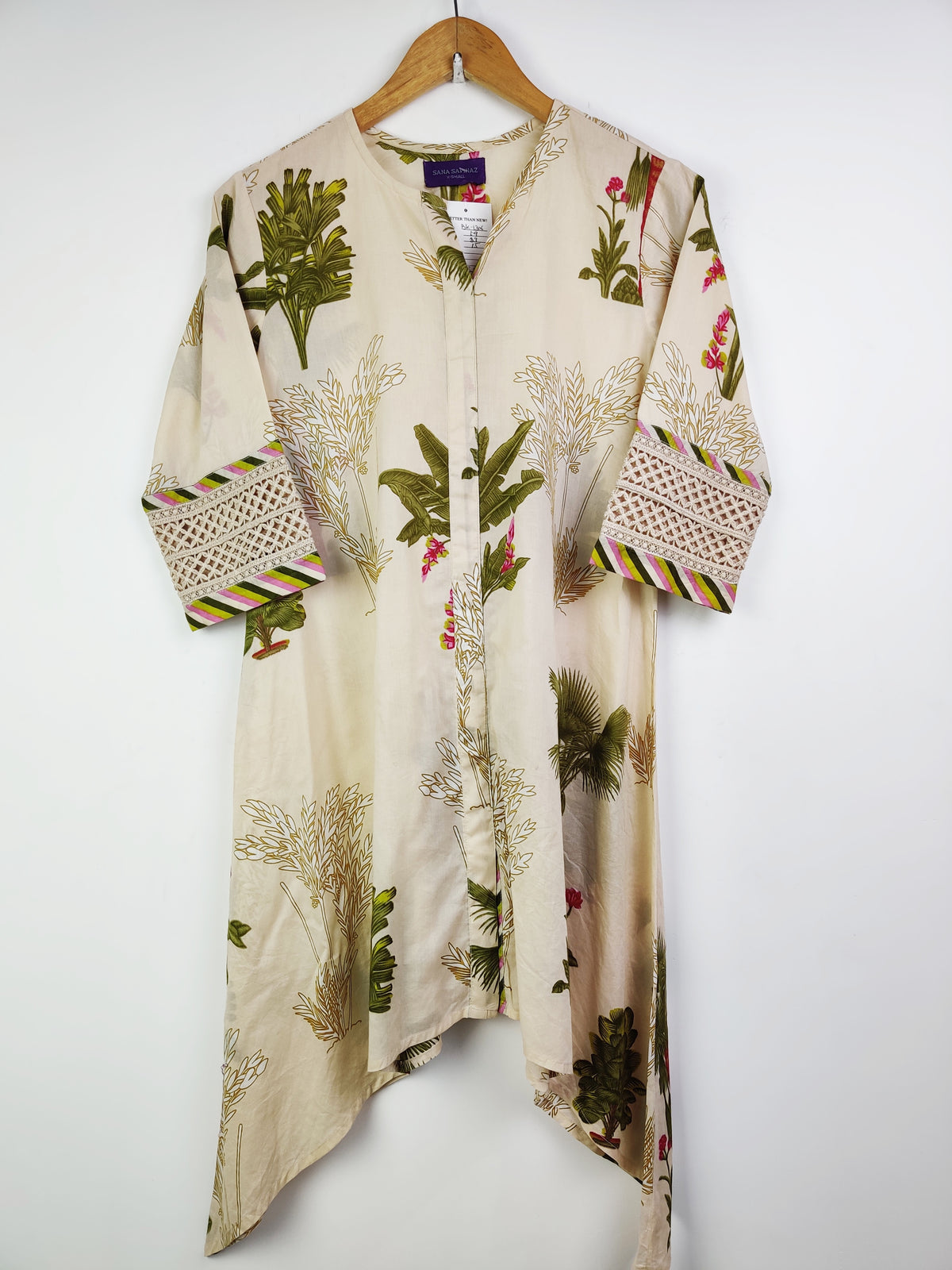 Buy online pre-used pre-loved 100% authentic & Original branded Sana Safinaz (BK-1306) available in Pakistan. Top international brands avilable.