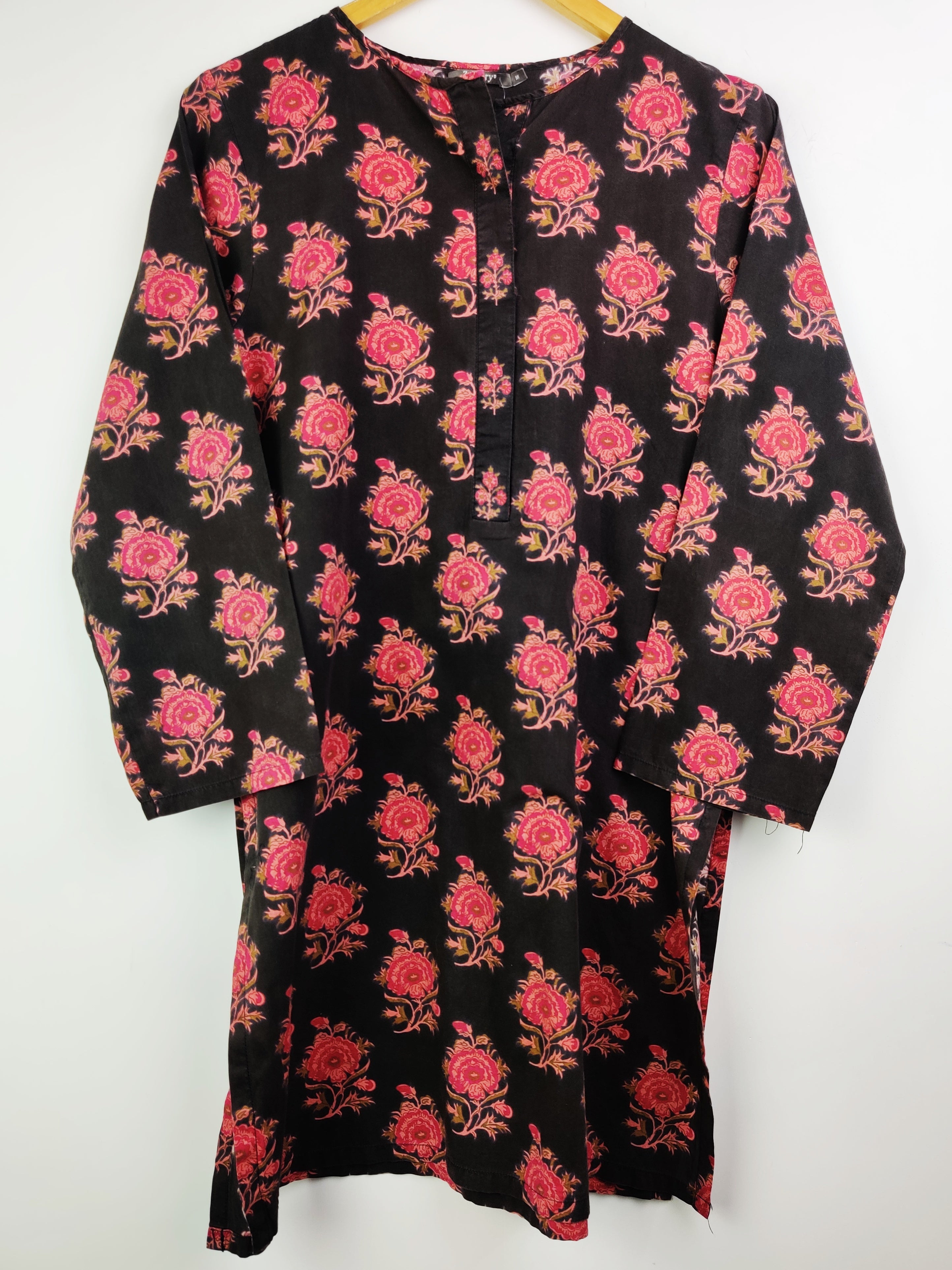 Buy online pre-used pre-loved 100% authentic & Original branded Zellbury (BK-1379) available in Pakistan. Top international brands avilable.