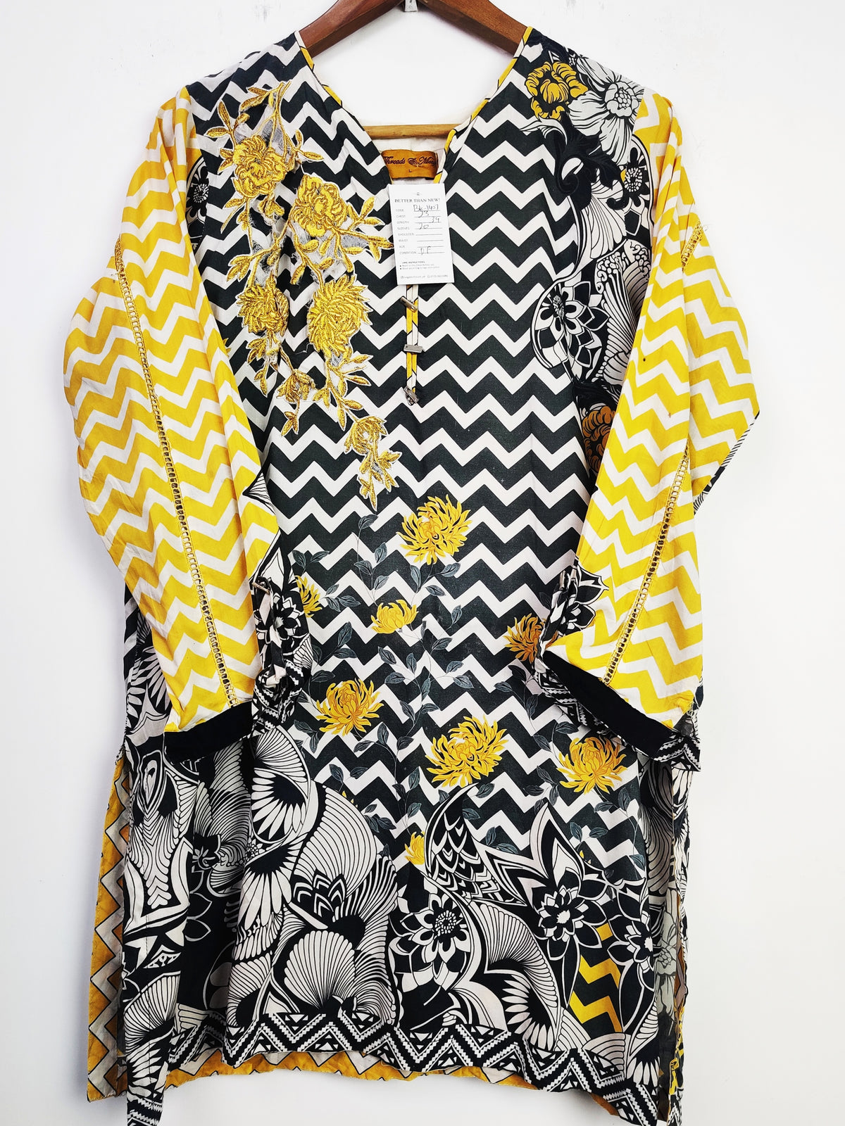 Buy online pre-used pre-loved 100% authentic & Original branded Threads & Motifs (BK-1407) available in Pakistan. Top international brands avilable.