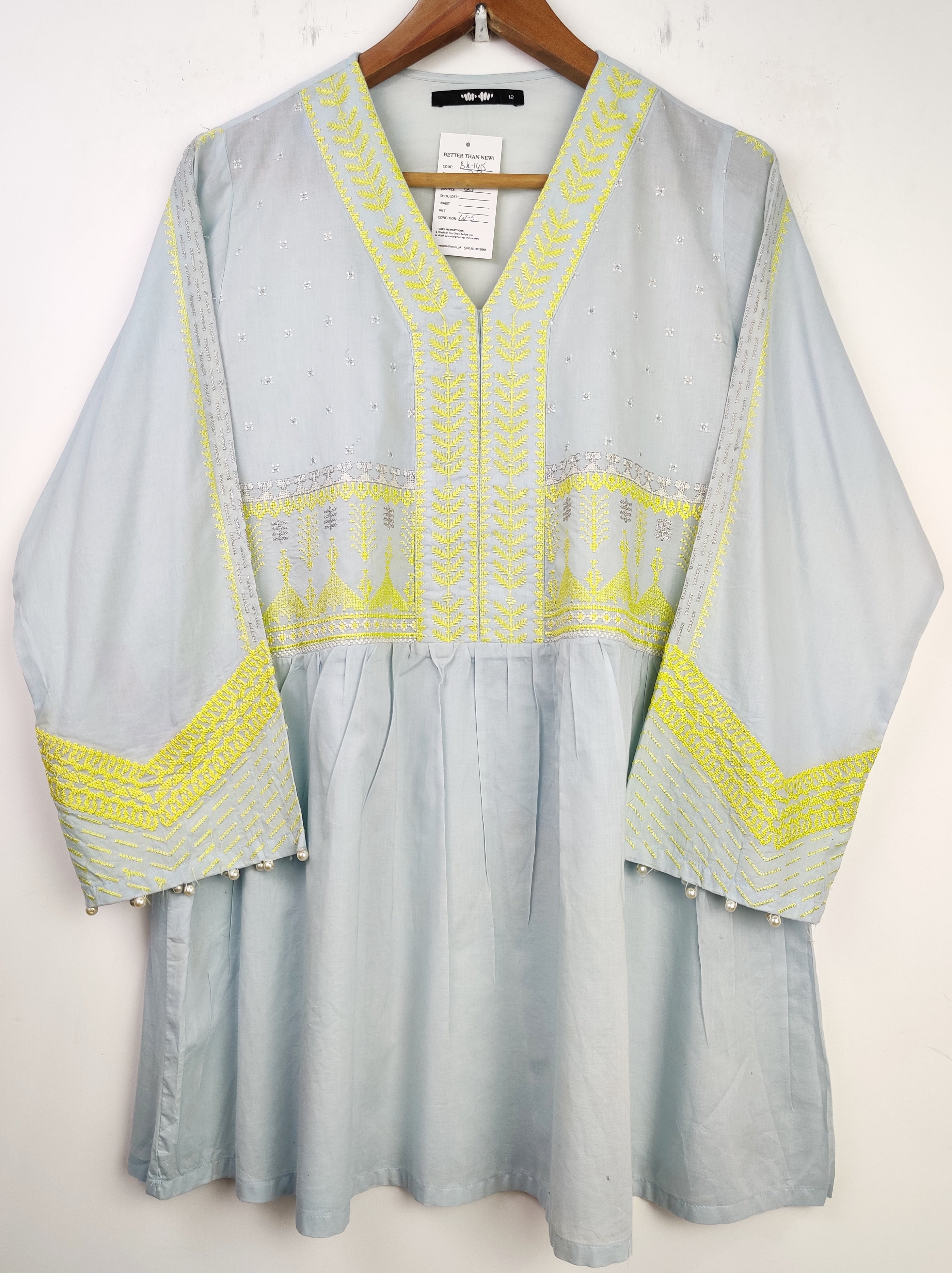 Buy online pre-used pre-loved 100% authentic & Original branded Khaadi (BK-1415) available in Pakistan. Top international brands avilable.
