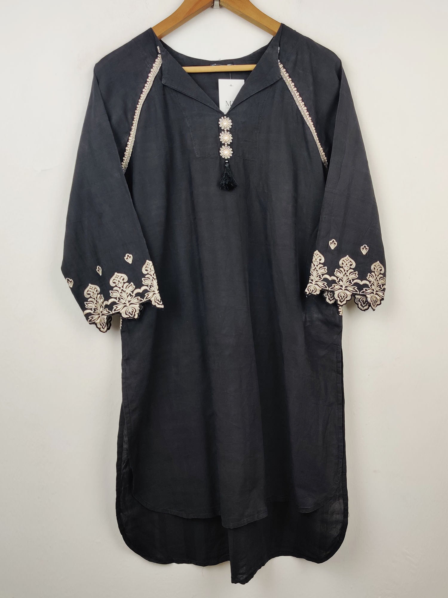 Buy online pre-used pre-loved 100% authentic & Original branded Zellbury (BK-143) available in Pakistan. Top international brands avilable.