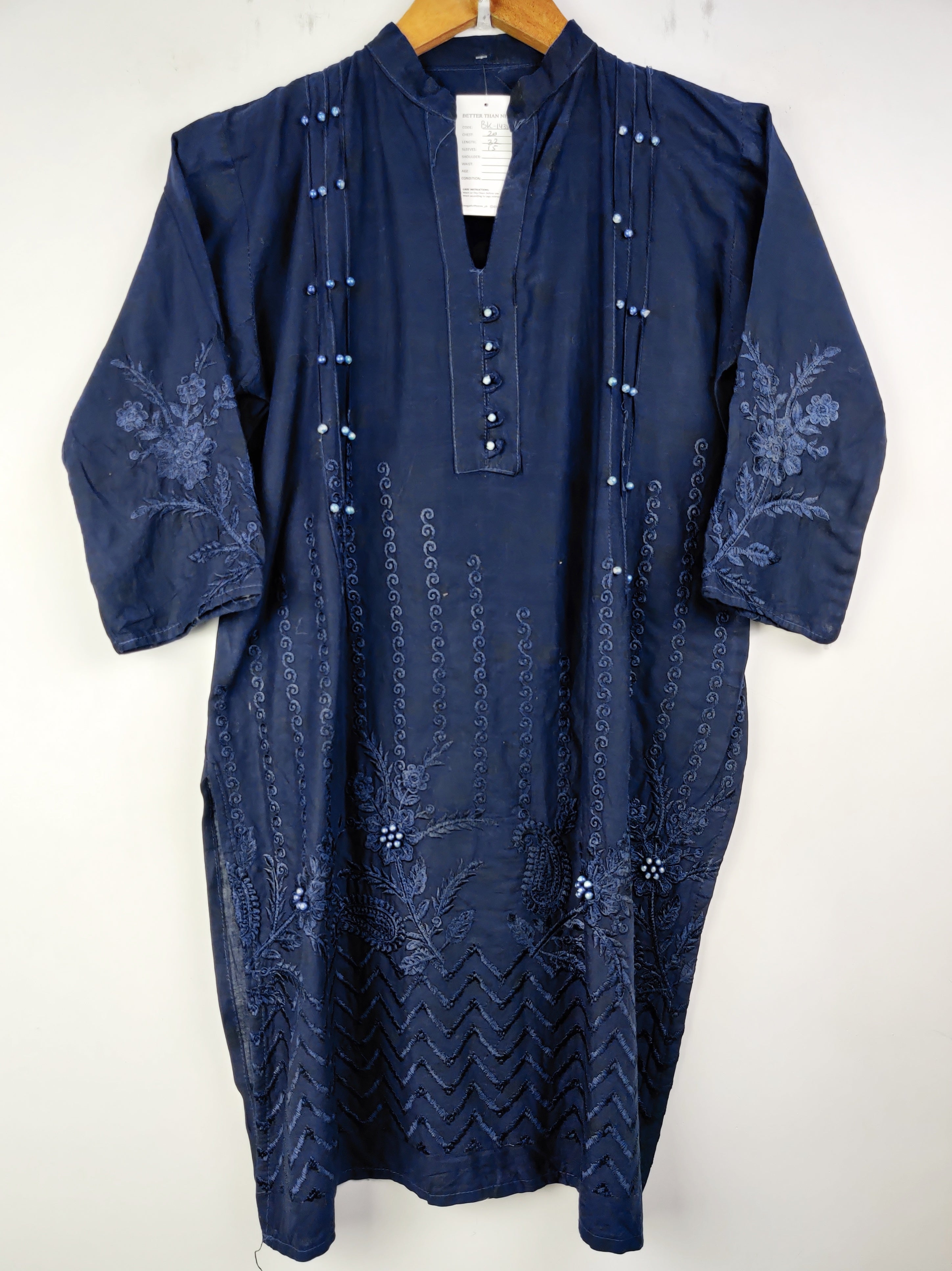 Buy online pre-used pre-loved 100% authentic & Original branded Unknown Brand (BK-1435) available in Pakistan. Top international brands avilable.