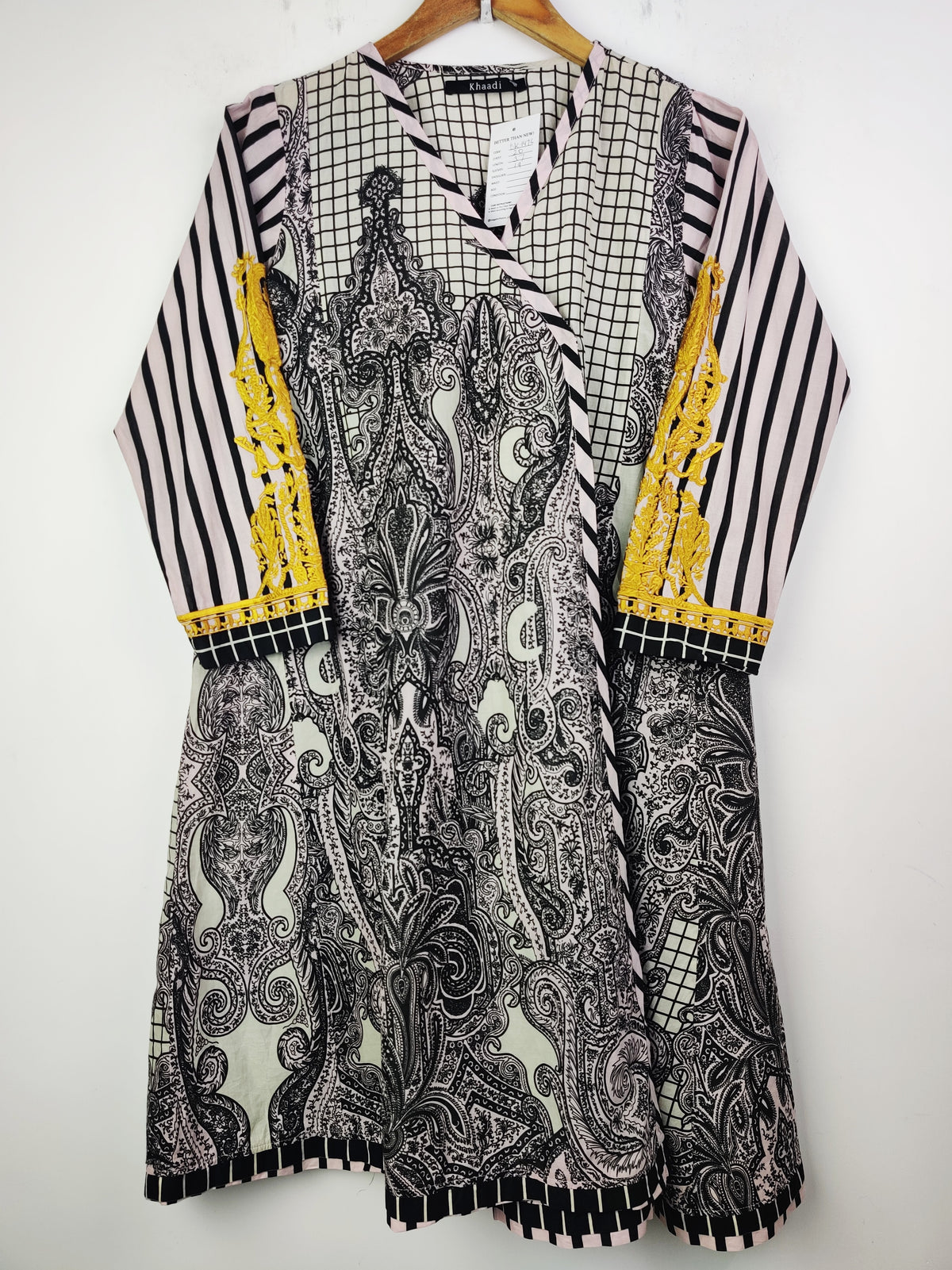 Buy online pre-used pre-loved 100% authentic & Original branded Khaadi (BK-1476) available in Pakistan. Top international brands avilable.