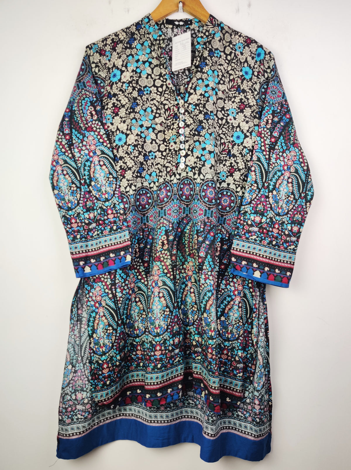 Buy online pre-used pre-loved 100% authentic & Original branded Khaadi (BK-1491) available in Pakistan. Top international brands avilable.