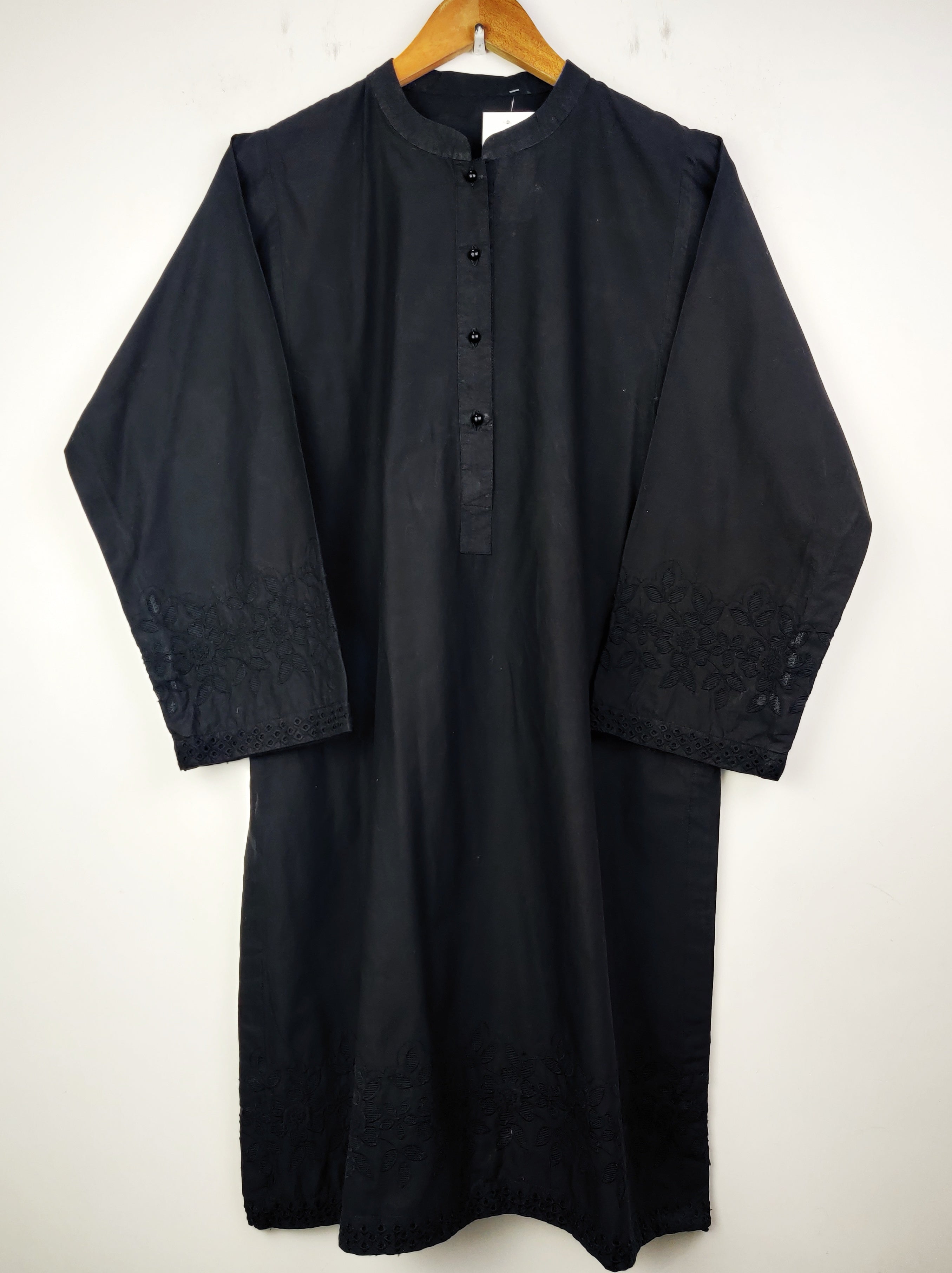Buy online pre-used pre-loved 100% authentic & Original branded Unknown Brand (BK-1508) available in Pakistan. Top international brands avilable.