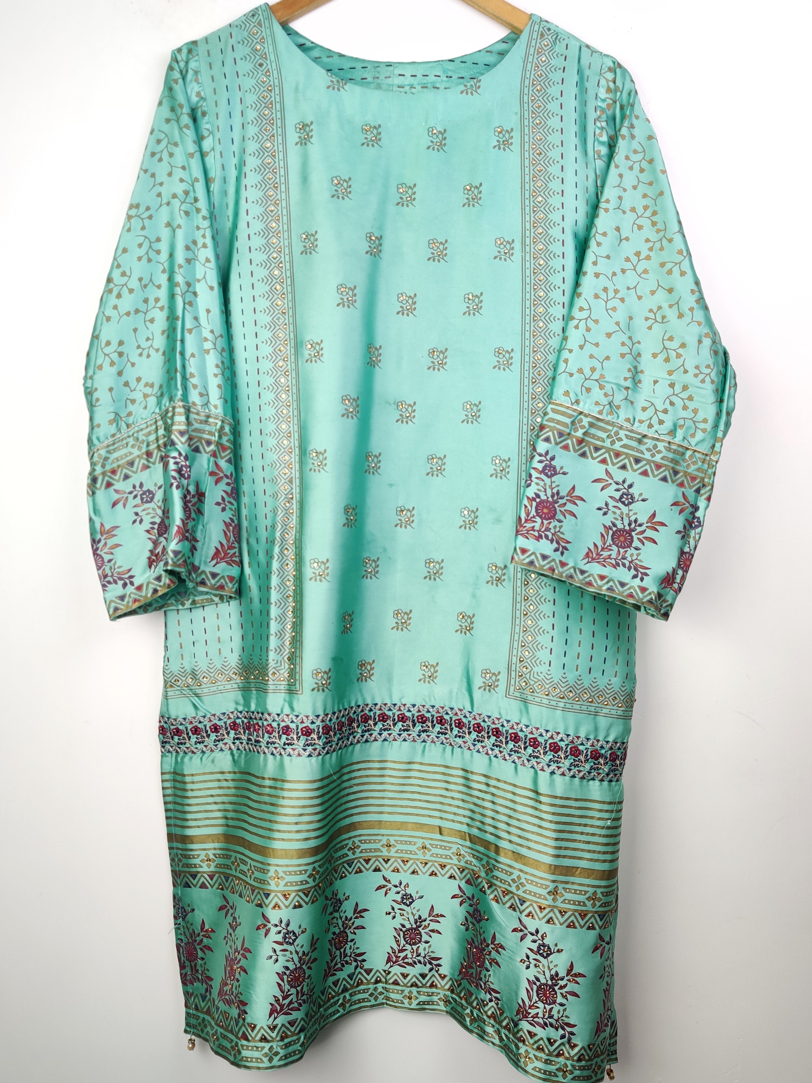 Buy online pre-used pre-loved 100% authentic & Original branded Unknown Brand (BK-1513) available in Pakistan. Top international brands avilable.