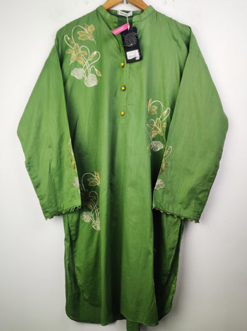 Buy online pre-used pre-loved 100% authentic & Original branded Sohaye (BK-1539) available in Pakistan. Top international brands avilable.