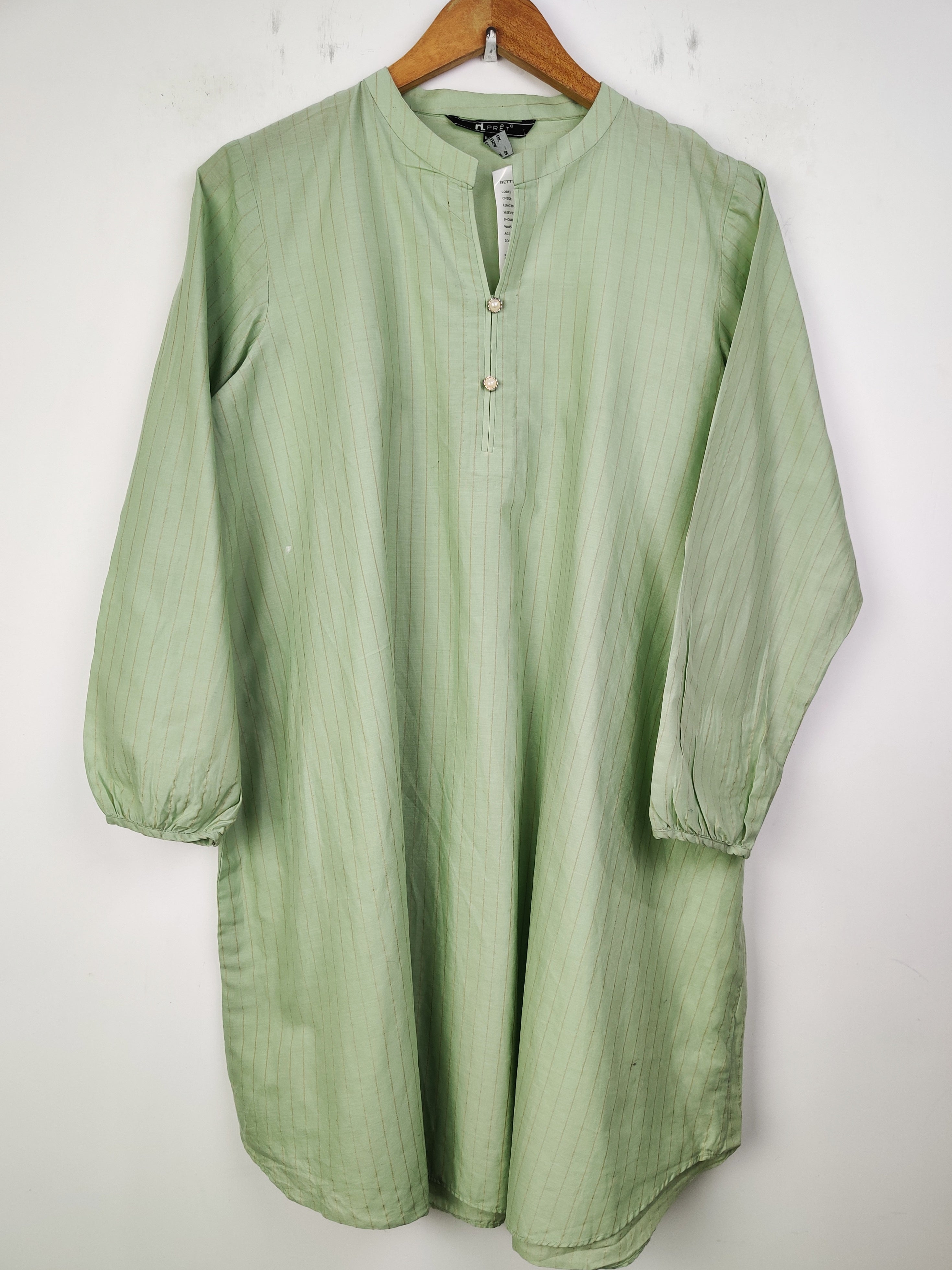Buy online pre-used pre-loved 100% authentic & Original branded Nishat Linen (BK-1572) available in Pakistan. Top international brands avilable.