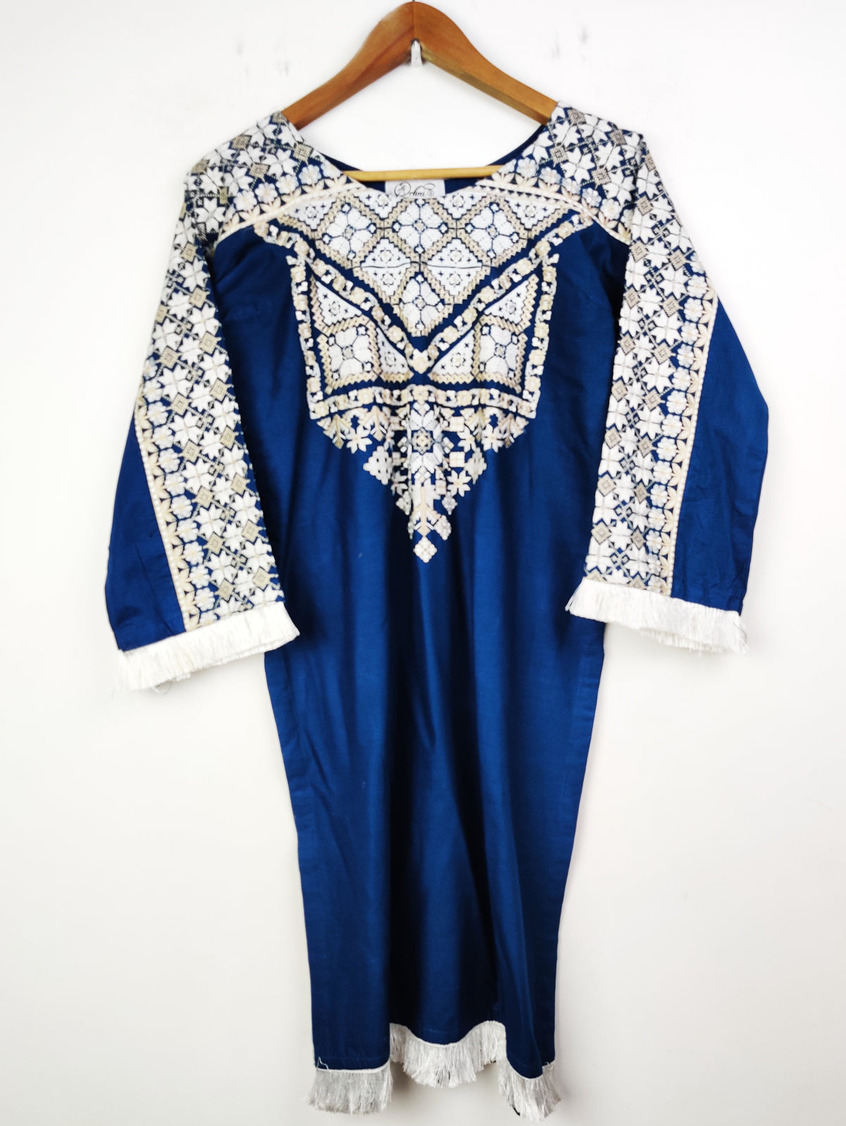 Buy online pre-used pre-loved 100% authentic & Original branded Orhni (BK-1608) available in Pakistan. Top international brands avilable.