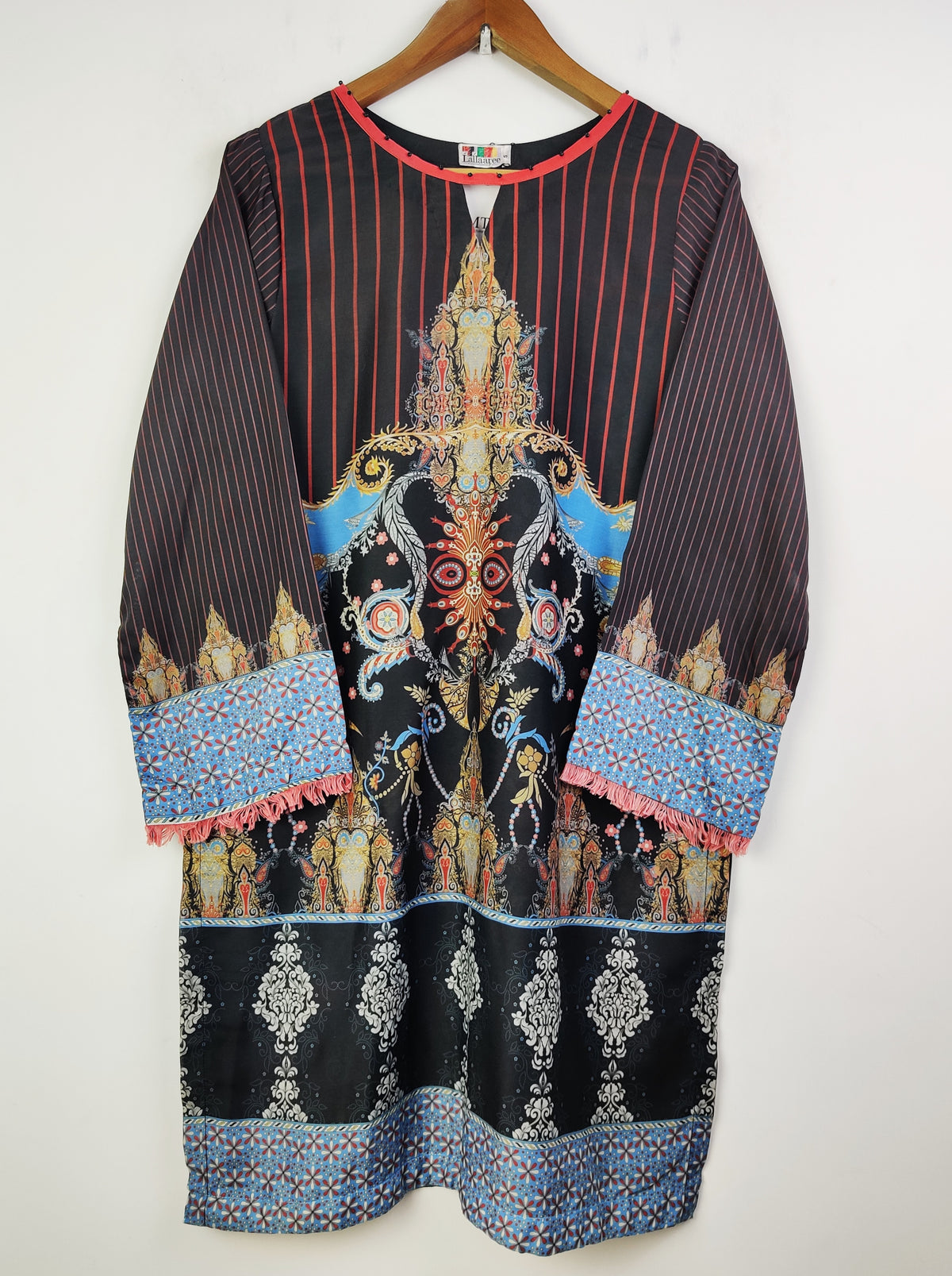 Buy online pre-used pre-loved 100% authentic & Original branded Lallaaree (BK-1644) available in Pakistan. Top international brands avilable.