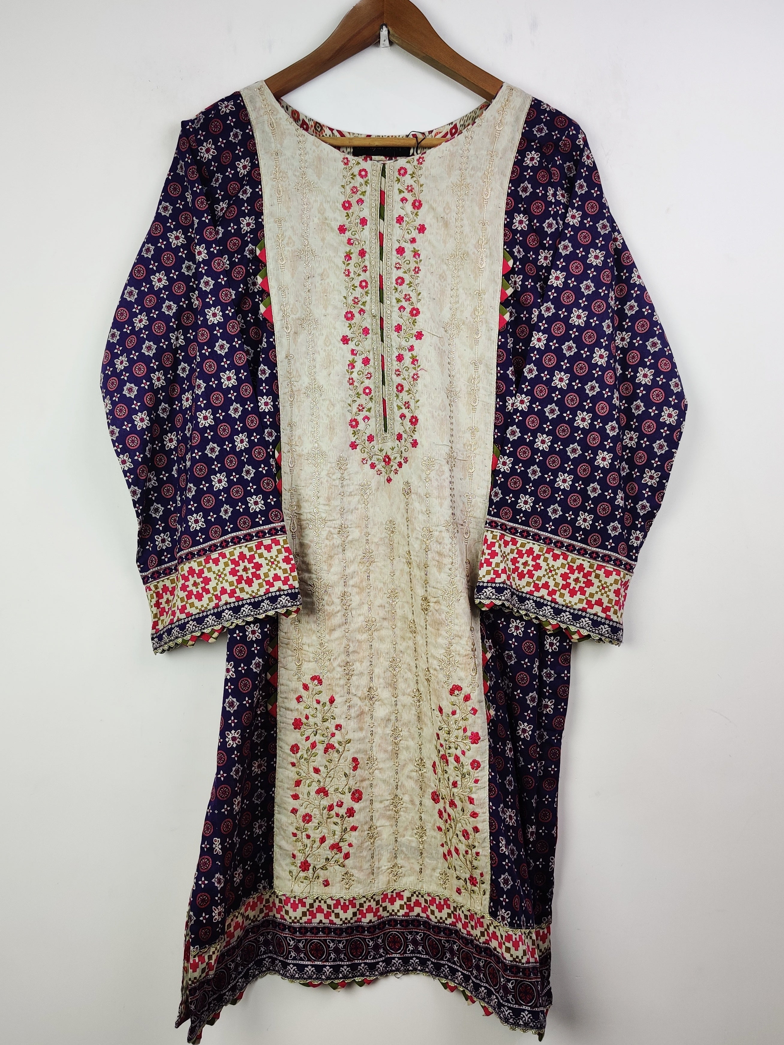 Buy online pre-used pre-loved 100% authentic & Original branded Riwayat (BK-1657) available in Pakistan. Top international brands avilable.