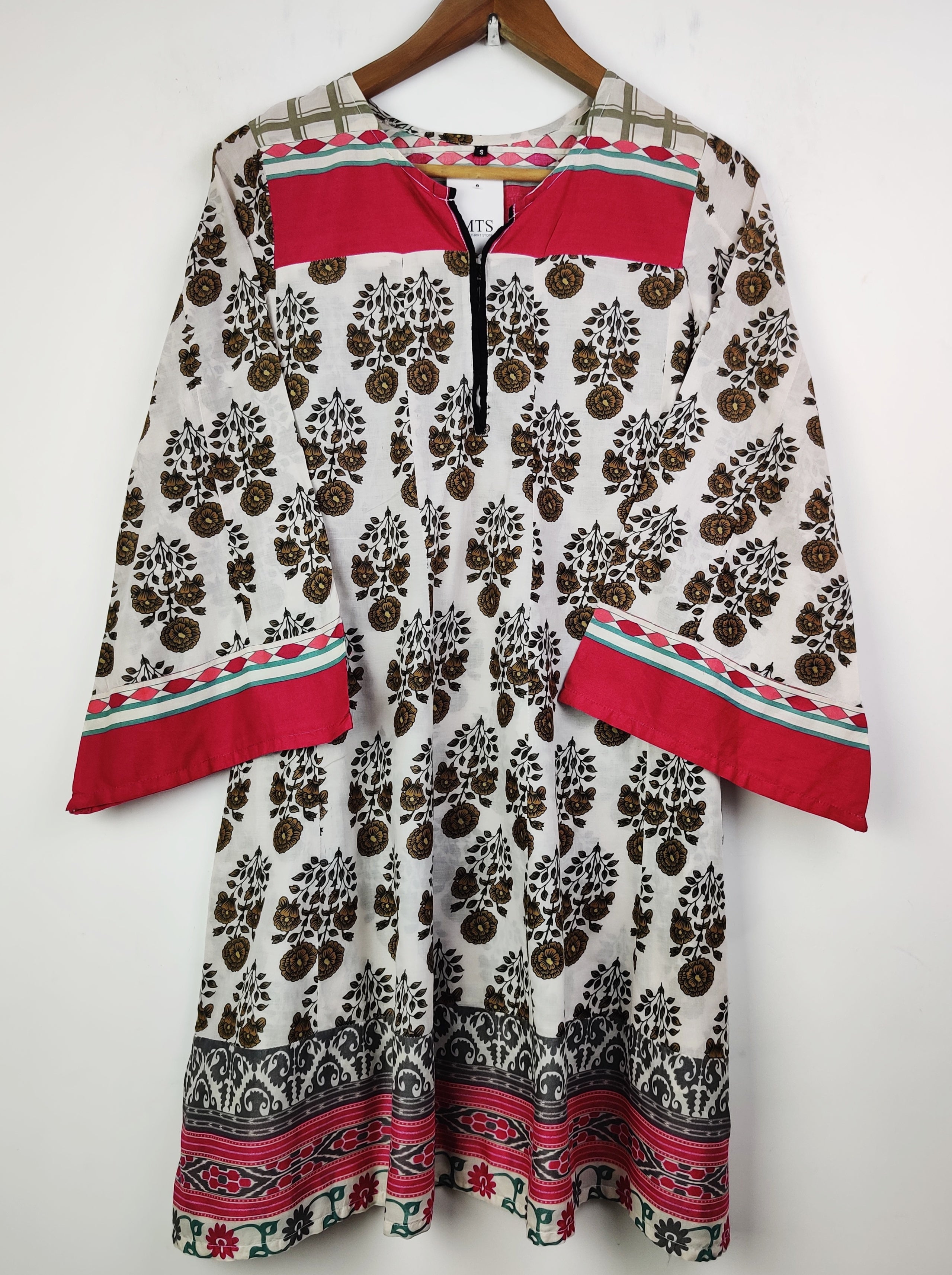 Buy online pre-used pre-loved 100% authentic & Original branded Unknown Brand (BK-1691) available in Pakistan. Top international brands avilable.
