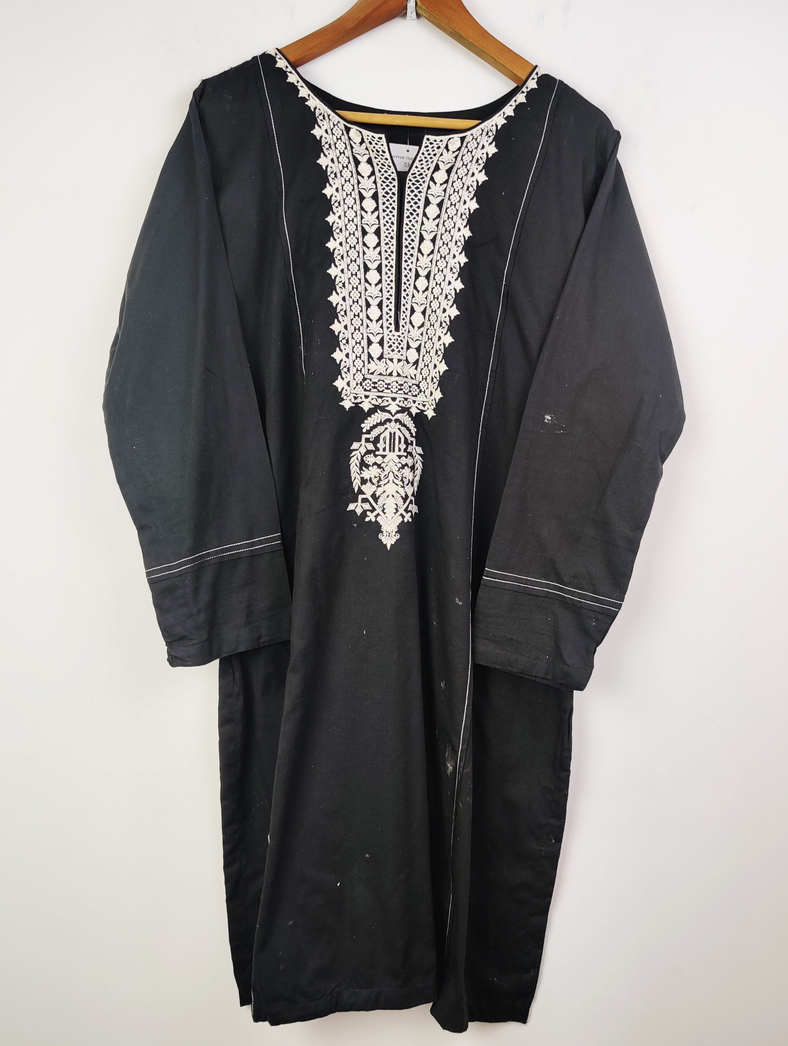 Buy online pre-used pre-loved 100% authentic & Original branded J. (BK-1718) available in Pakistan. Top international brands avilable.