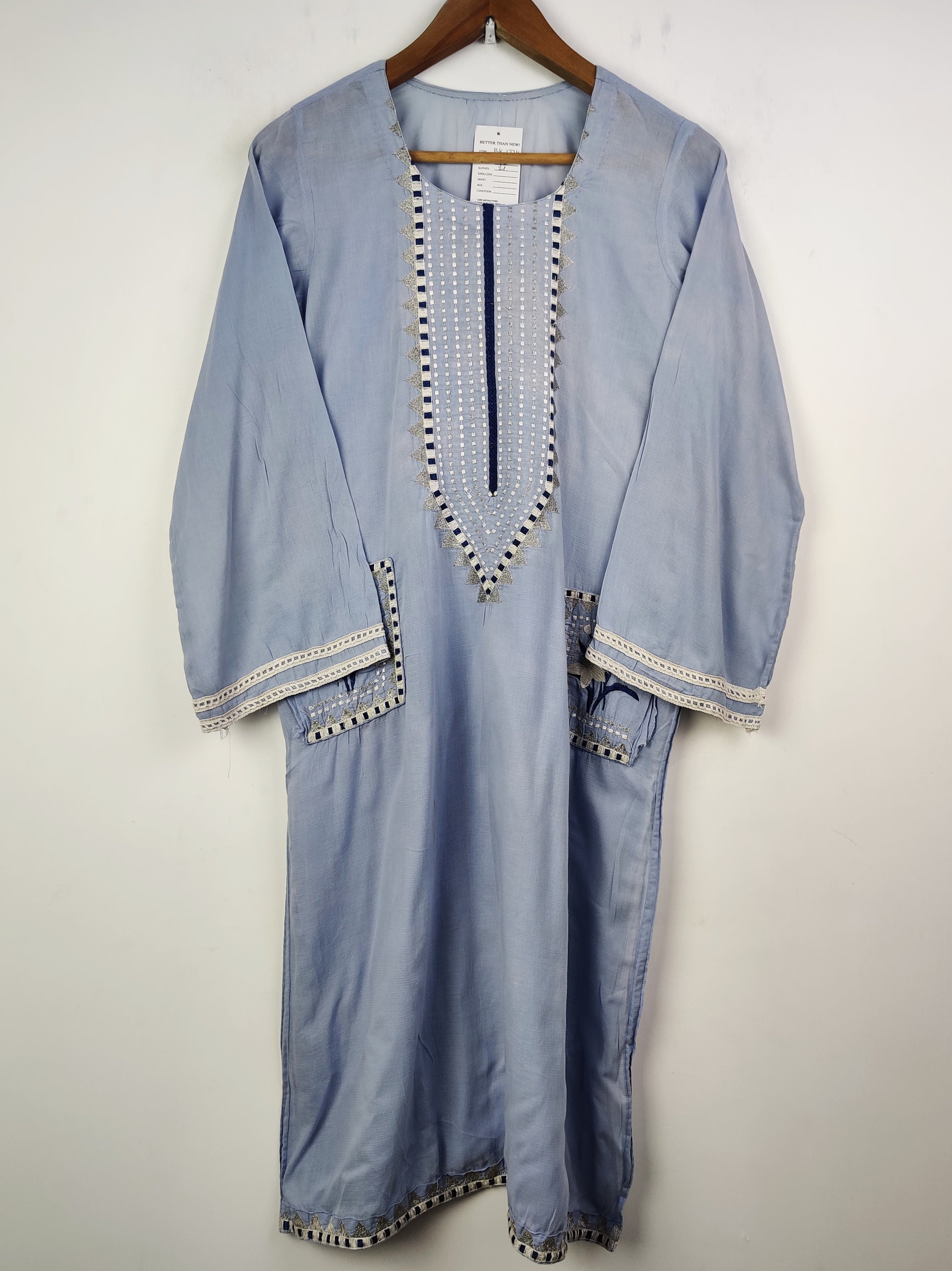 Buy online pre-used pre-loved 100% authentic & Original branded Unknown Brand (BK-1724) available in Pakistan. Top international brands avilable.